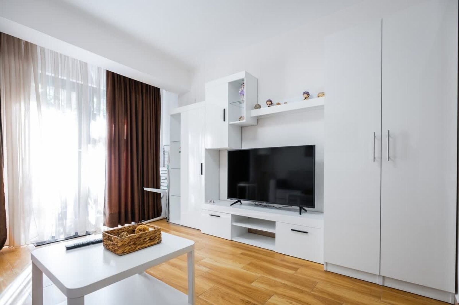 Chic Central 1BD Apartment with Private Patio - Photo 3