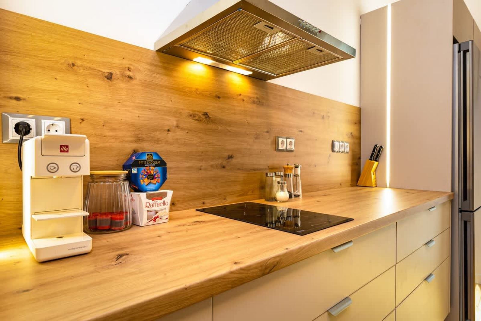 Chic and Charming 2BD Flat in the Heart of Plovdiv - Photo 15