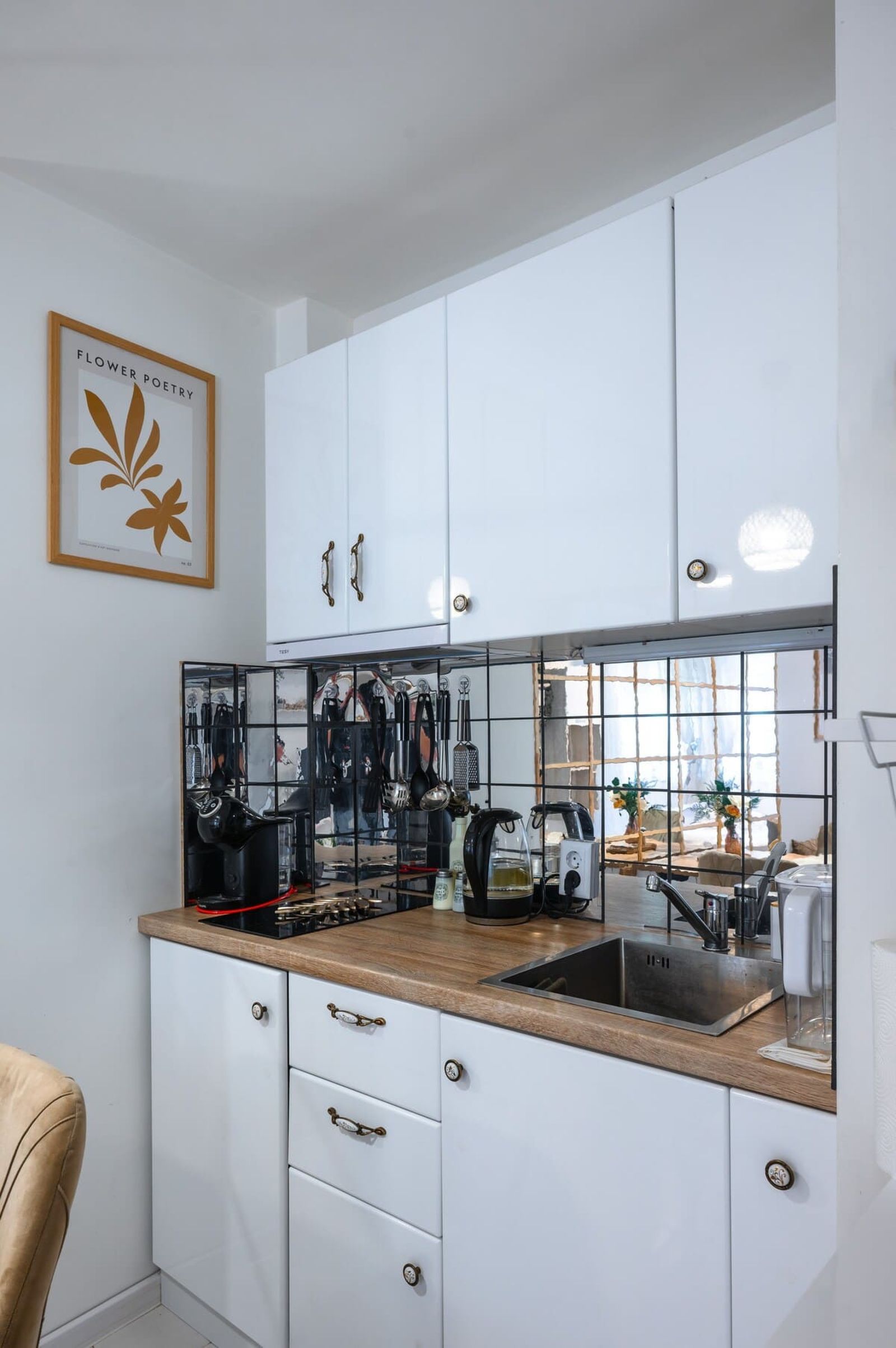 Cozy Studio - Your Home Away From Home - Photo 10