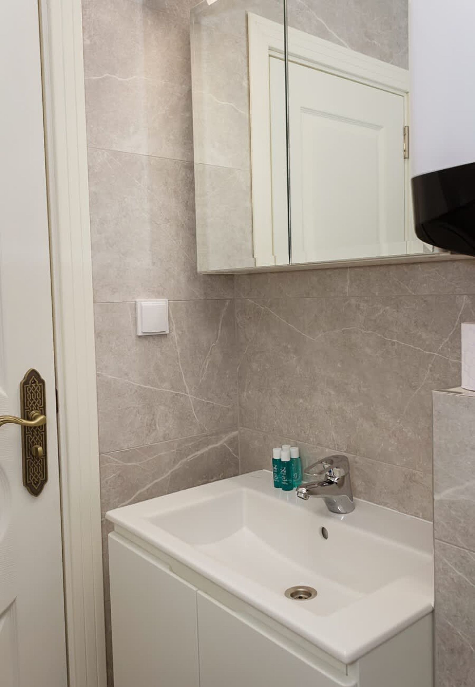 2BD Home In The Heart Of Varna with Parking - Gold - Photo 27