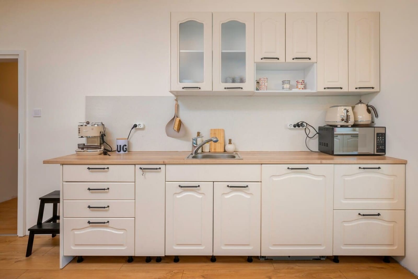 Your 2BD Home Away From Home with Working Space - Photo 2