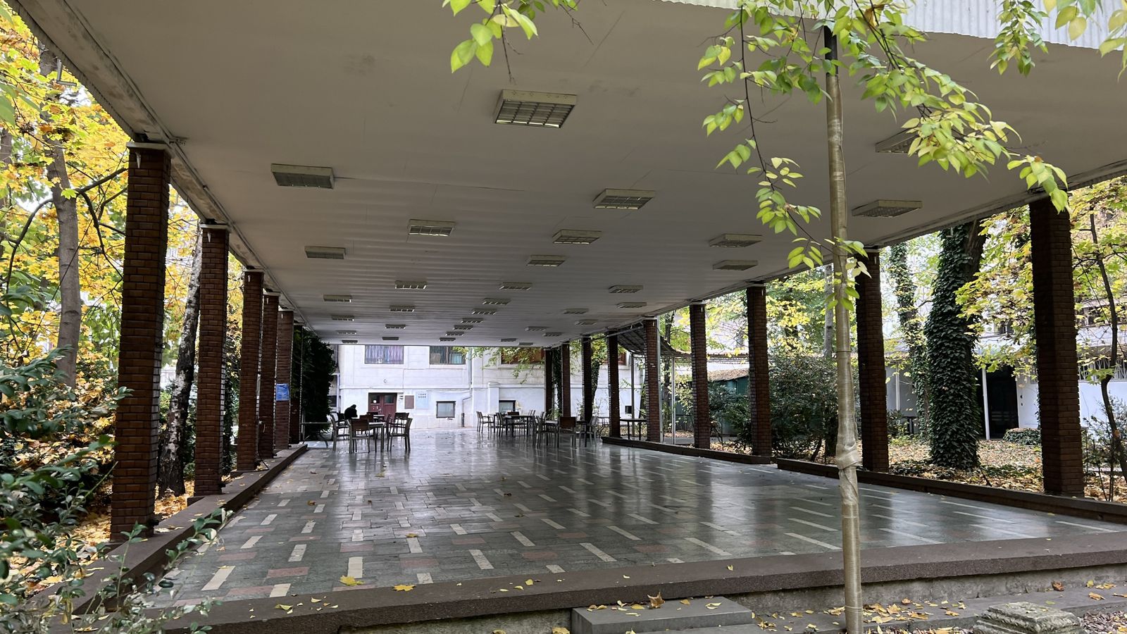 Gothic Mansion in Bucharest - Photo 7