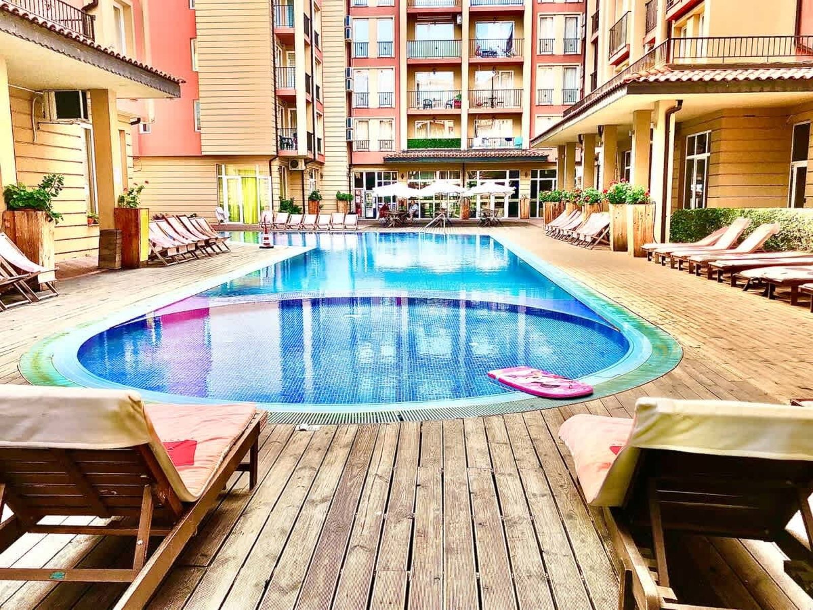 Cozy pool view studio  Sunny View Central - Photo 22