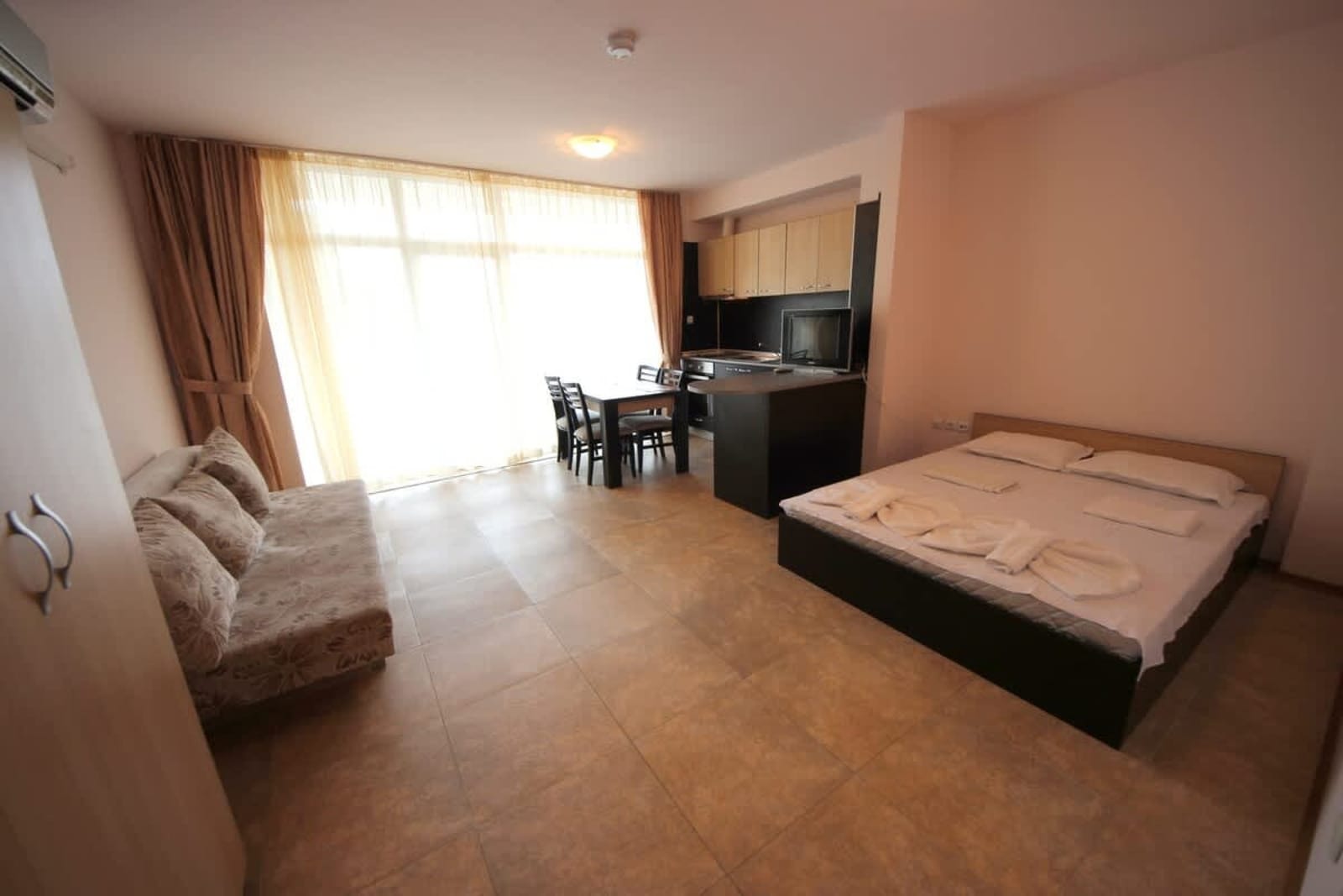 Cozy studio for 4 person in Grand Kamelia - Photo 17