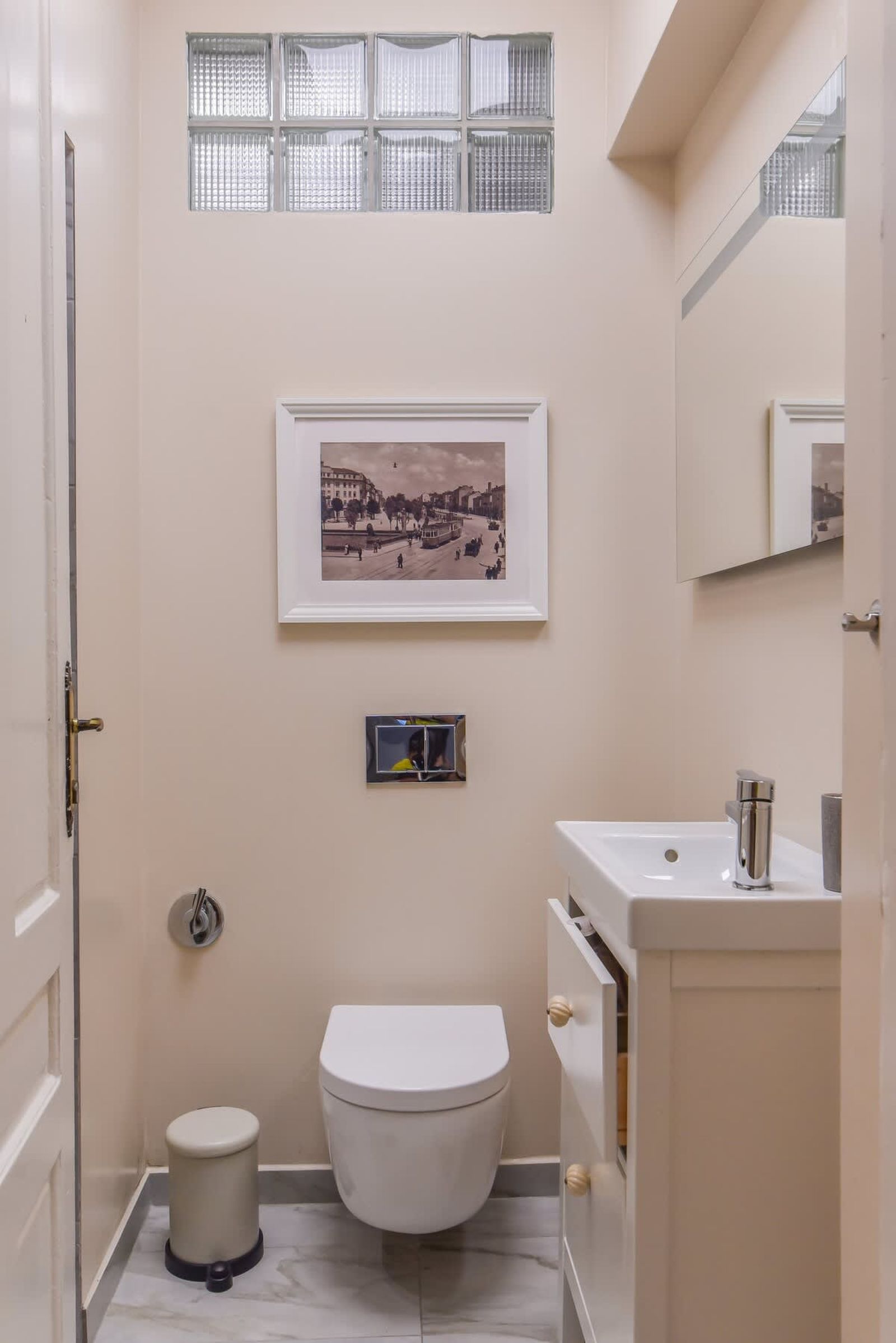 Spacious 2BD/2BA Flat near Serdika Metro &amp; History - Photo 22