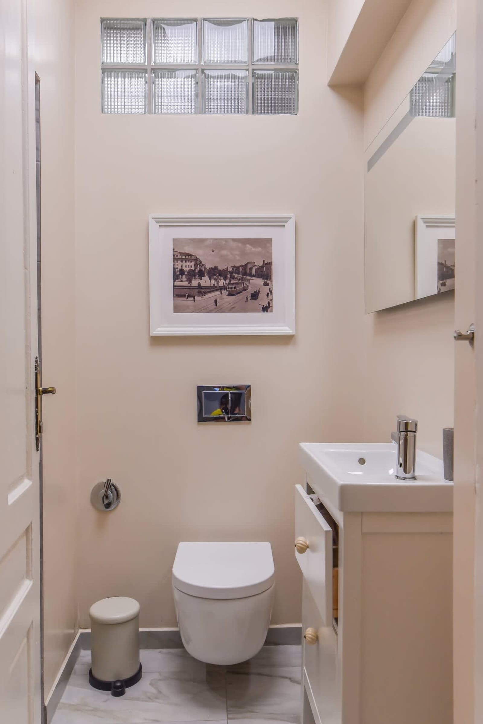 Spacious vintage 2BR, 2bath apartment - Photo 22