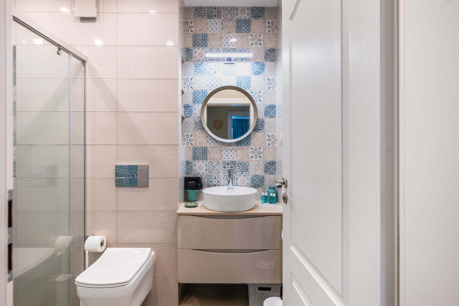 Sunny 1BR with Balcony - Photo 8