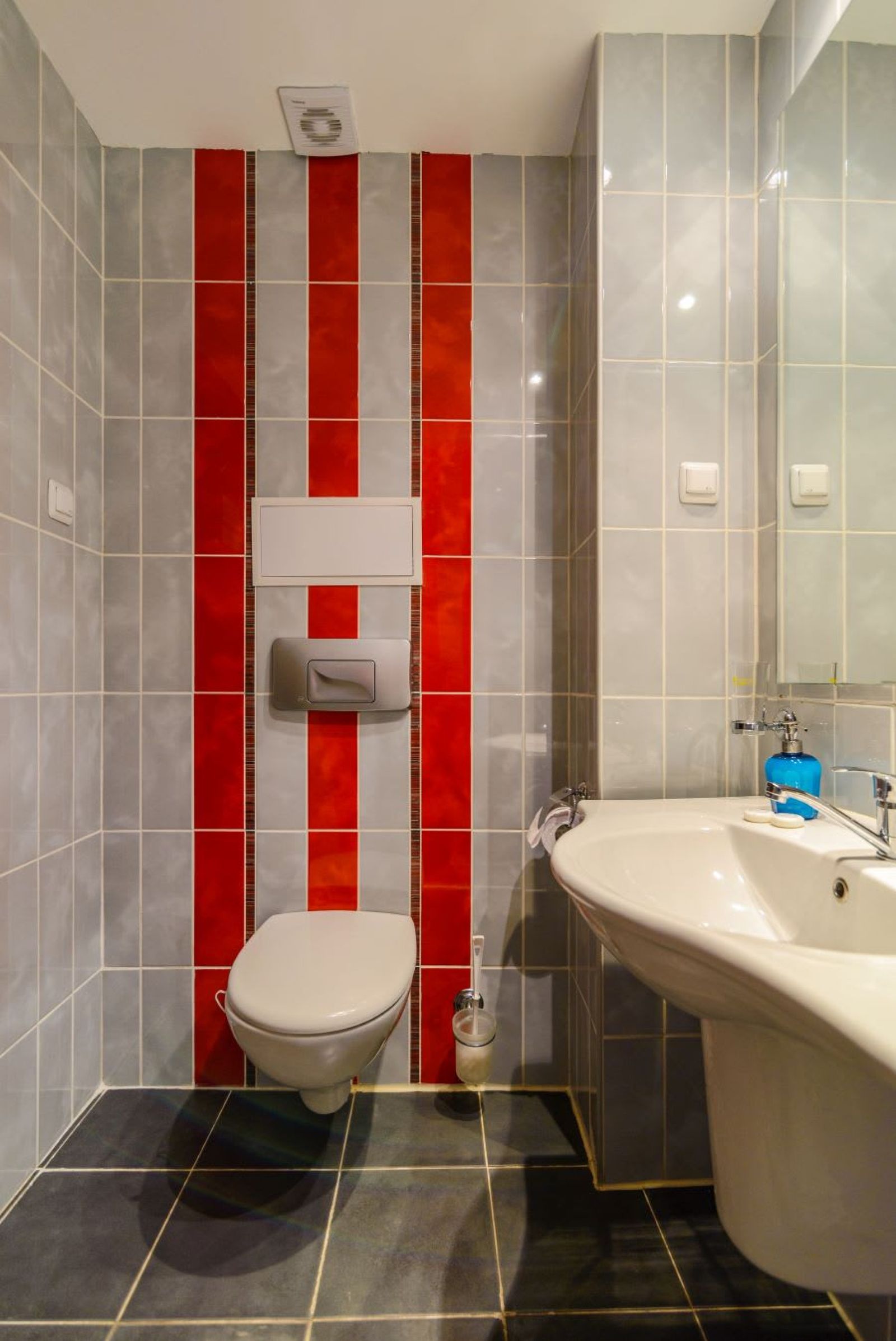 Marina City  Studio with Balkony &amp; Desk - Photo 15