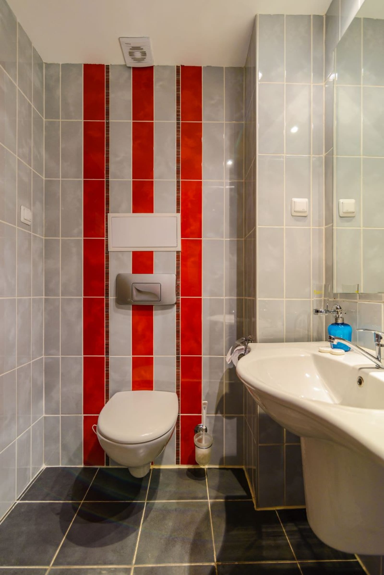 Marina City  Studio with Balkony &amp; Desk - Photo 15