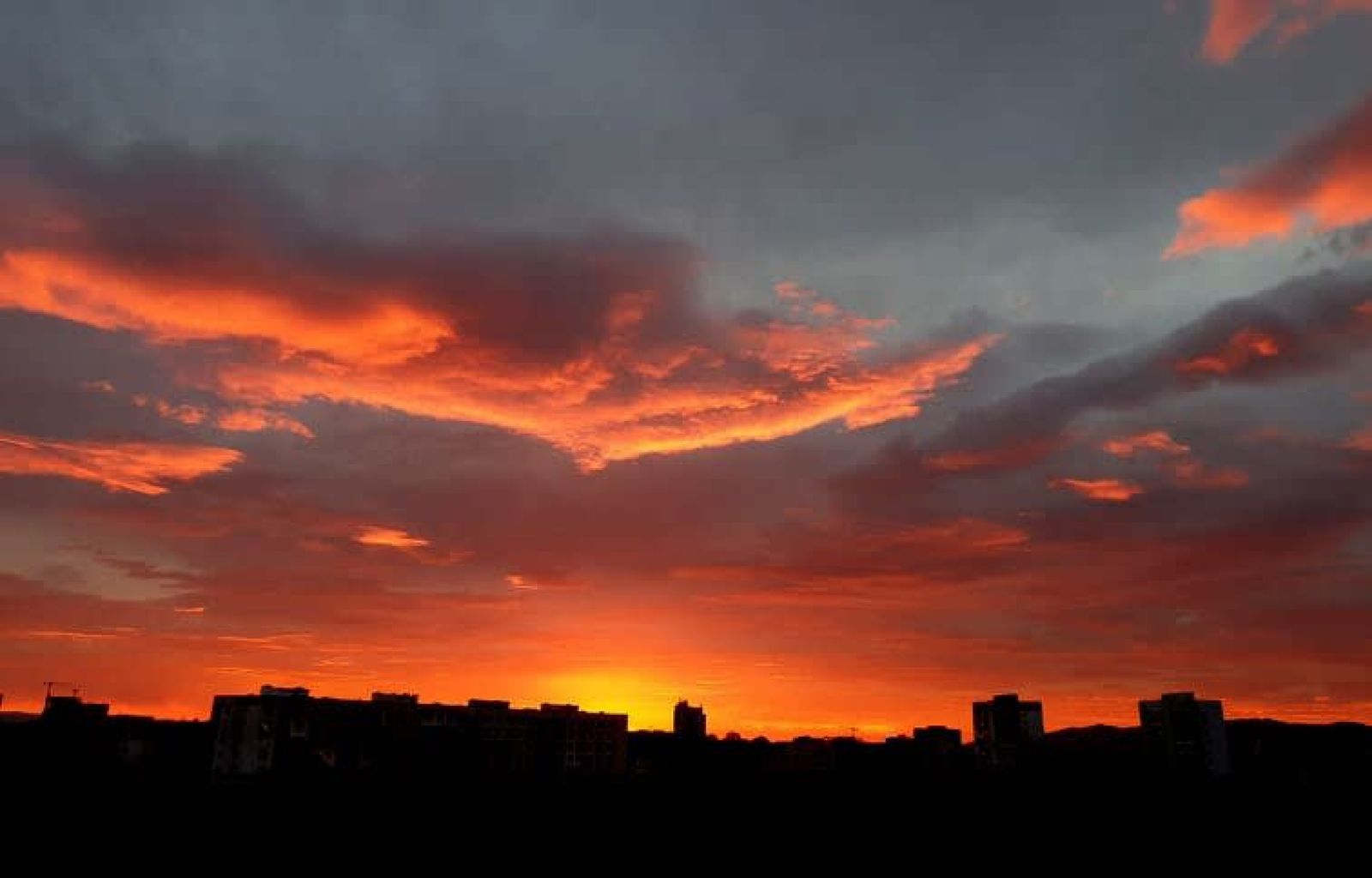 Panoramic and Spacious Flat near the City Centre - Photo 14