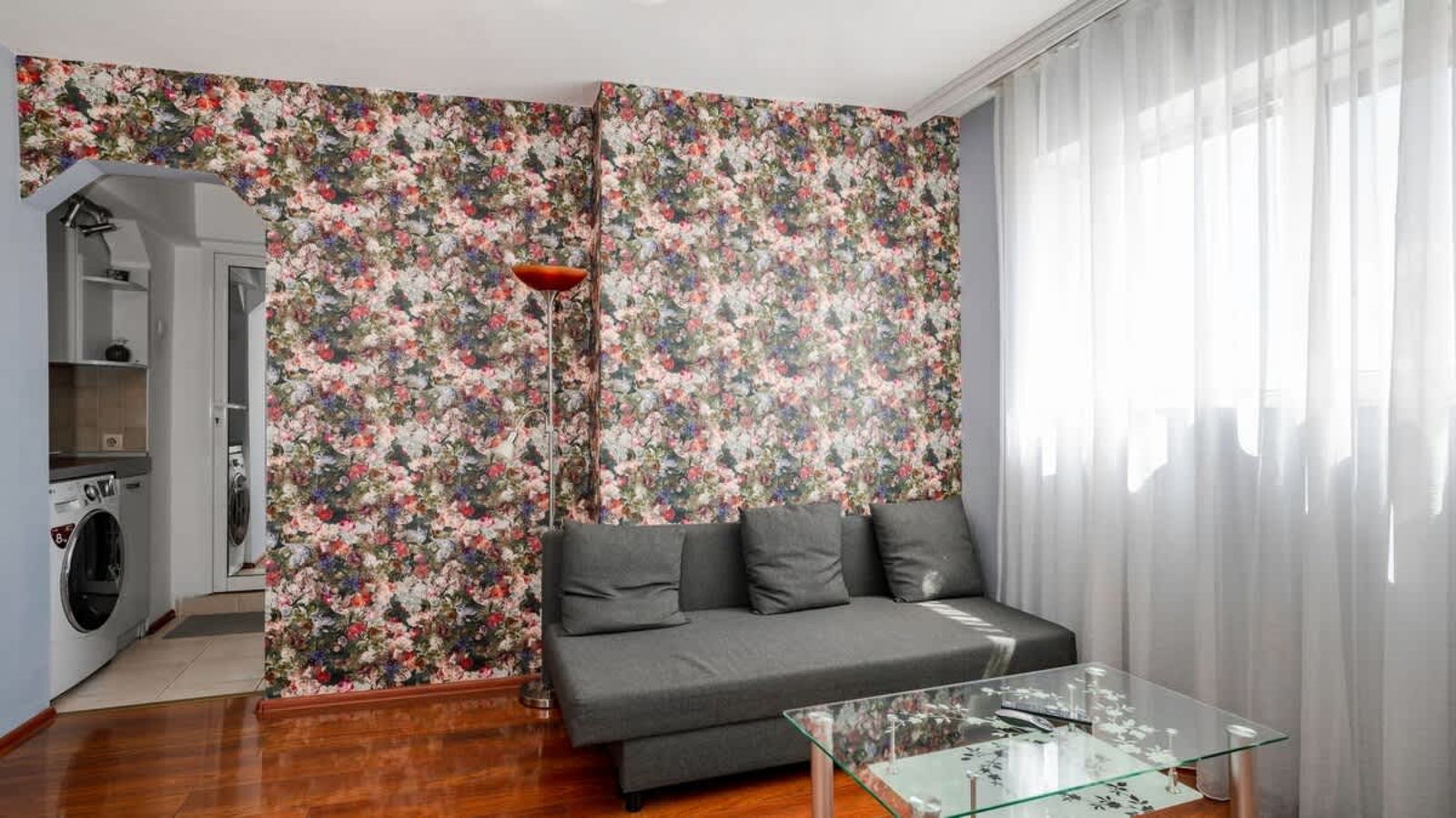 Central Cozy 1BD Compact Chic Living - Photo 8