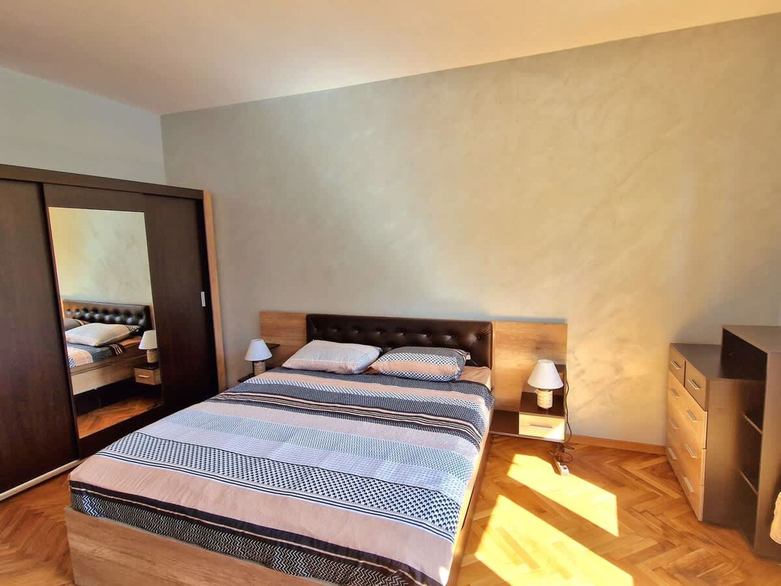 Prime Location: 2BD Flat near Alexander Nevsky - Photo 12