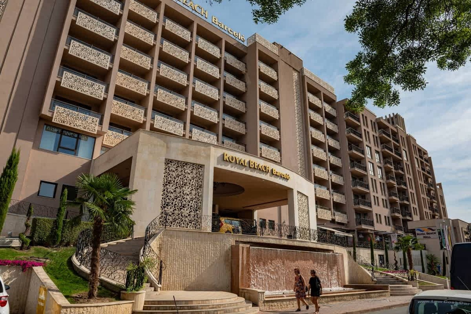 Luxury apartment in Royal Beach - Cover Photo