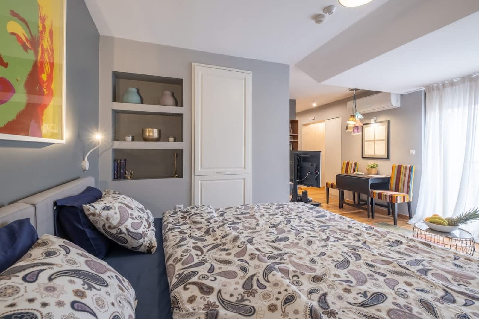 High-end Designer Studio - AC + Parking - Photo 13