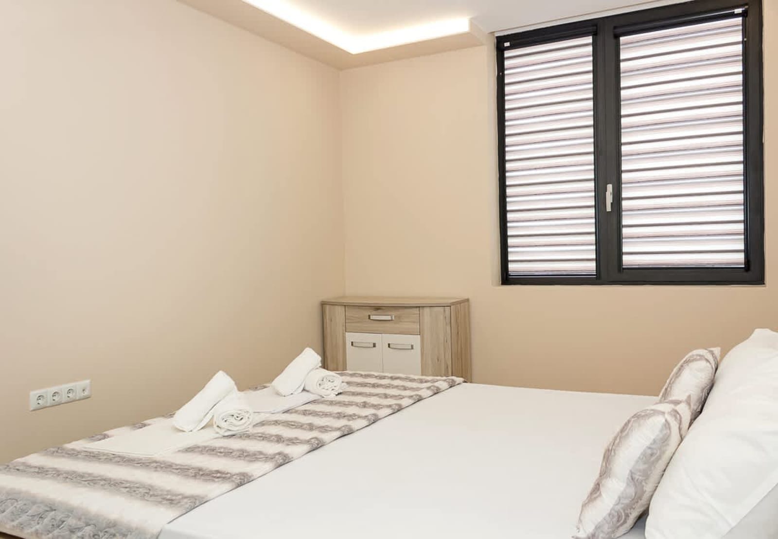 Modern Seaside Retreat in Varna - Photo 14