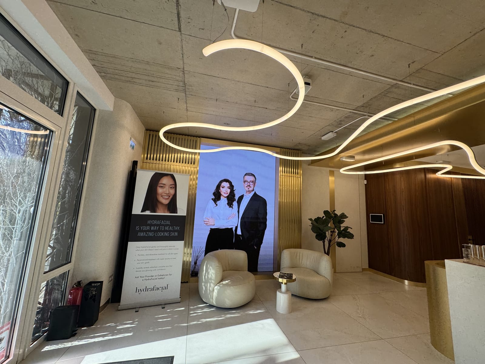 Dermatology &amp; Plastic Surgery Clinic - Photo 14