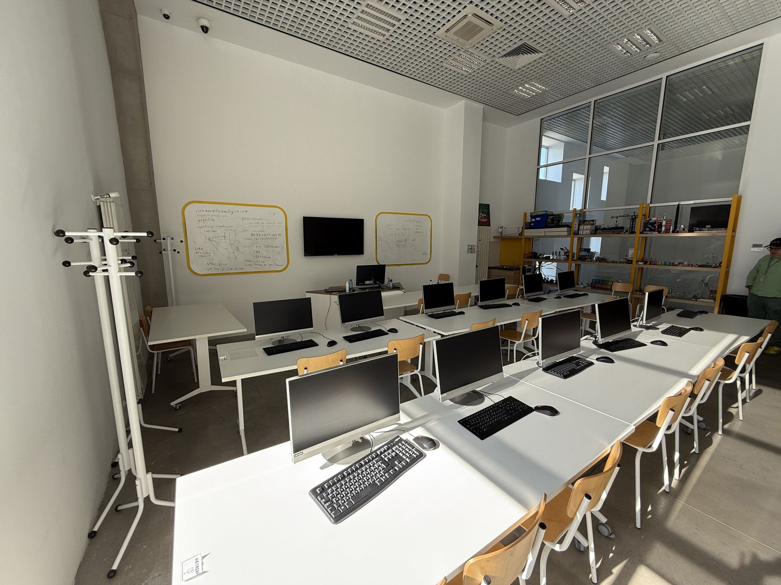 Exquisite conference room with amazing bridge view of Sofia - Photo 7