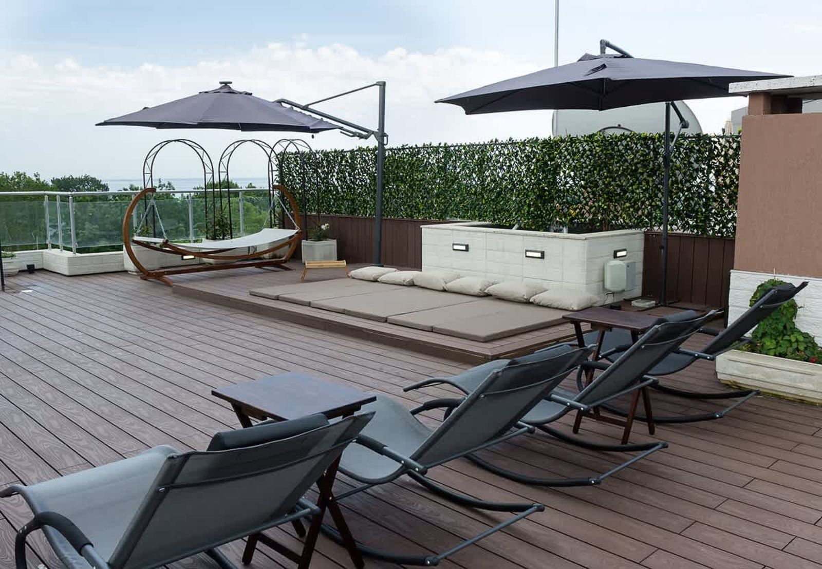 Under the Stars - Lux. Penthouse w/ POOL + Terrace - Photo 37