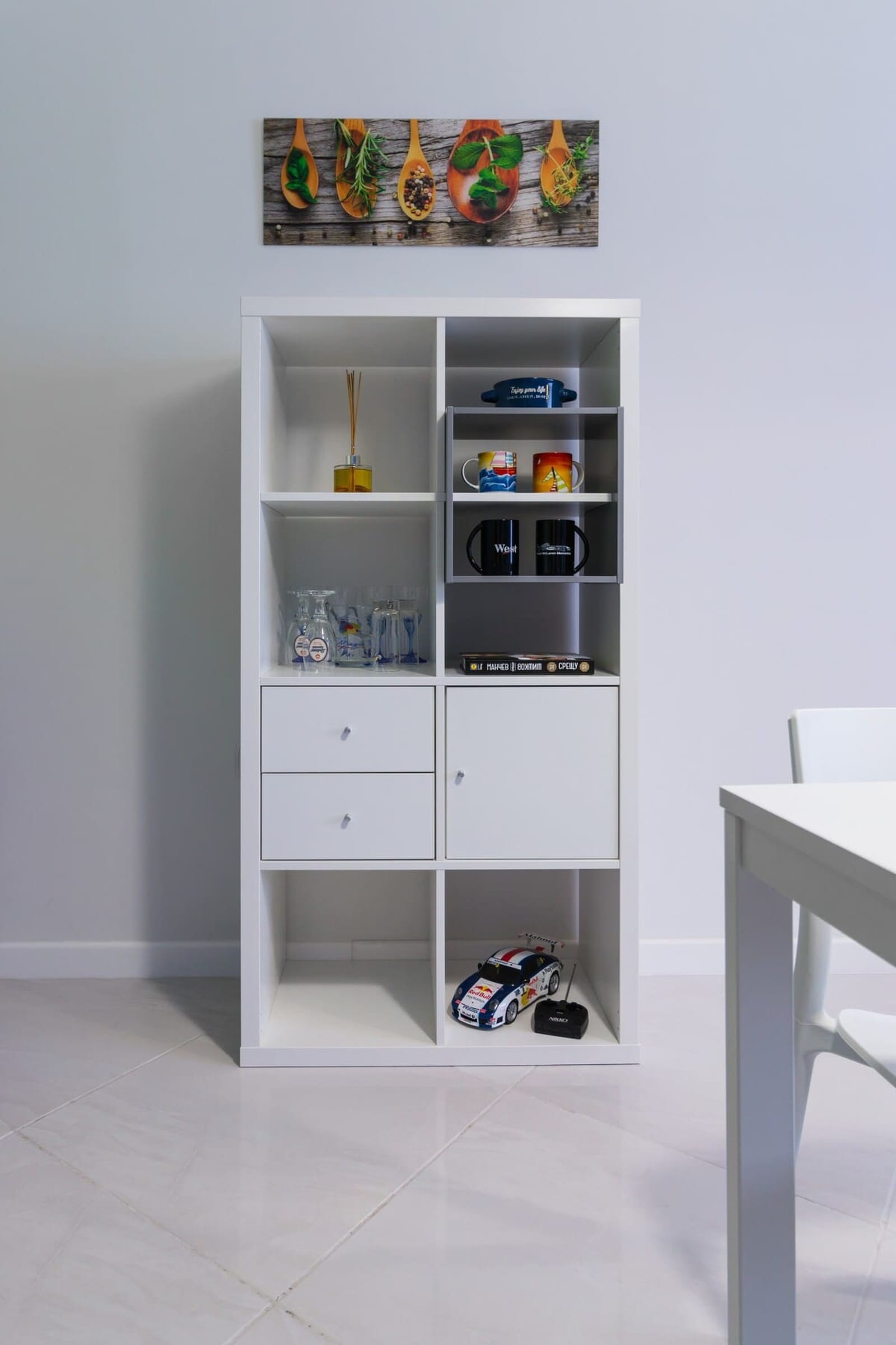 Pop your C-o-l-o-r-s - Funky and Modern 1BDR. Apt. - Photo 24