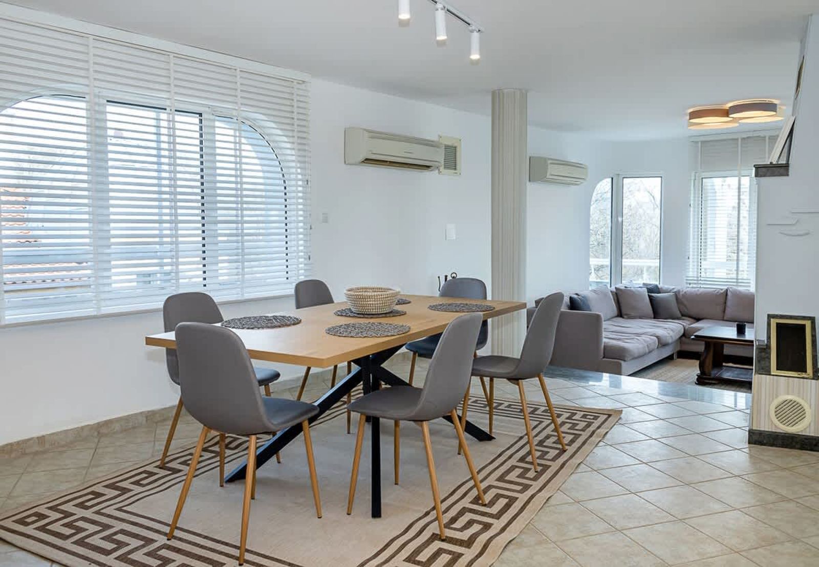 3BD Maisonette with Sea Views - Next to Sea Garden - Photo 8