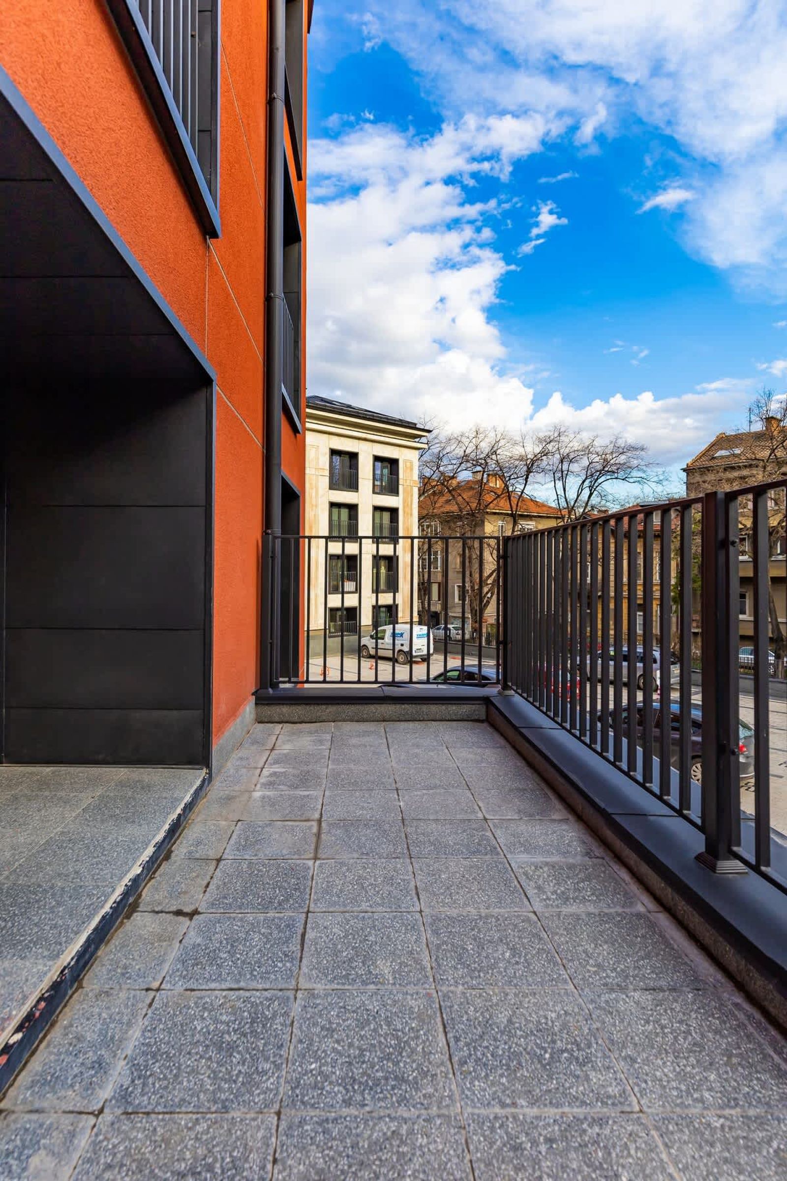 New Luxury &amp; Bright 2 Bedroom Apartment - Photo 32