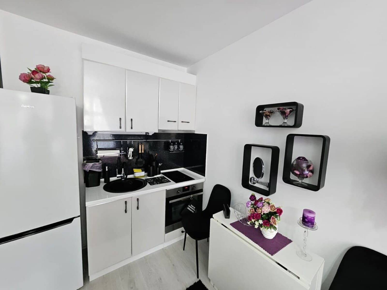 Romantic Sensual Retreat Studio by Flat Manager - Photo 17