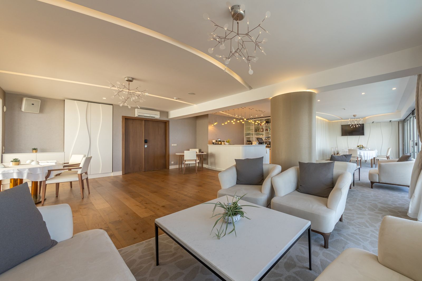 VIP Lounge Restaurant in the Maritim Paradise Blue Hotel - Cover Photo