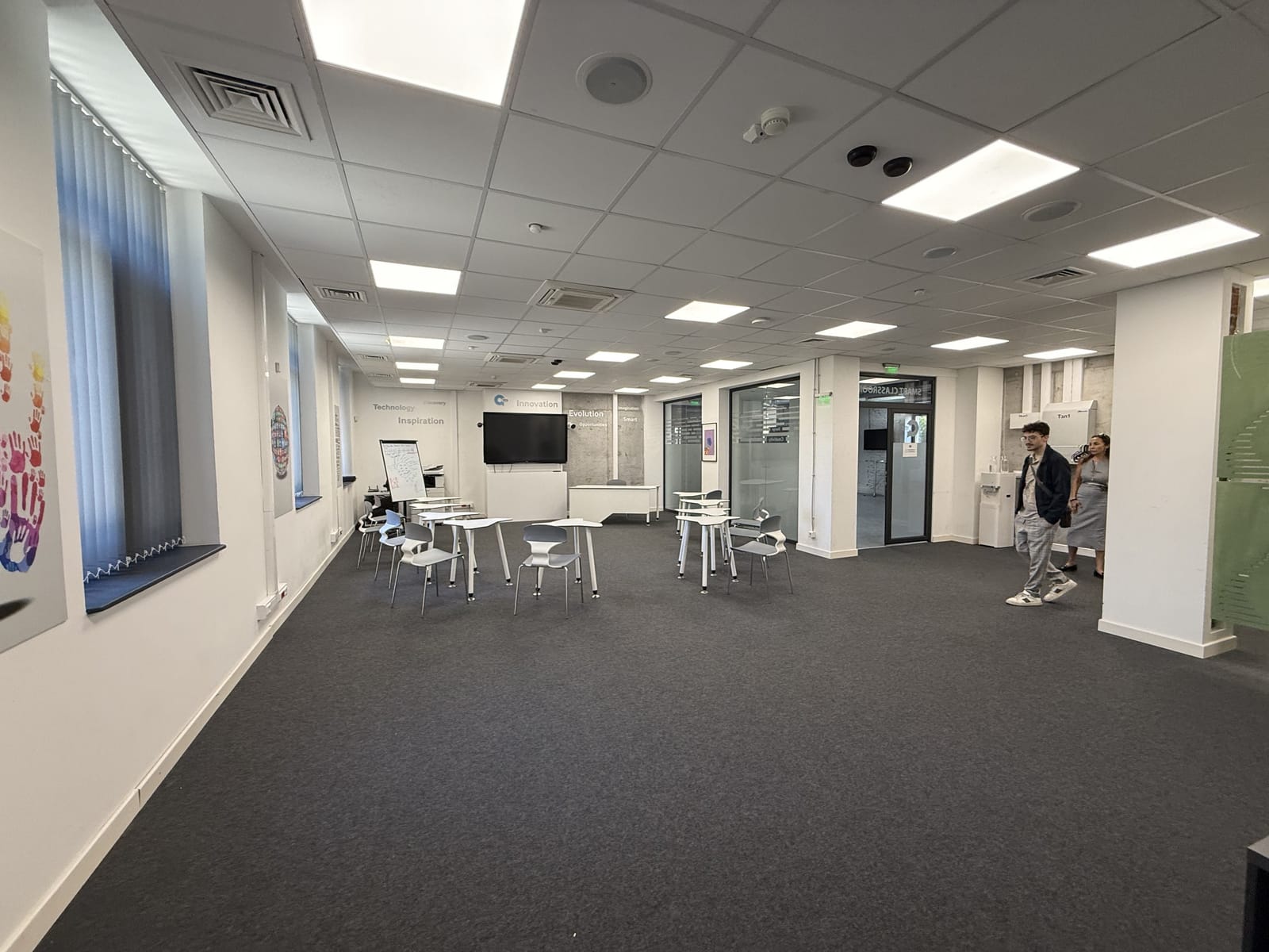 Cozy Conference Room in Sofia - Photo 4