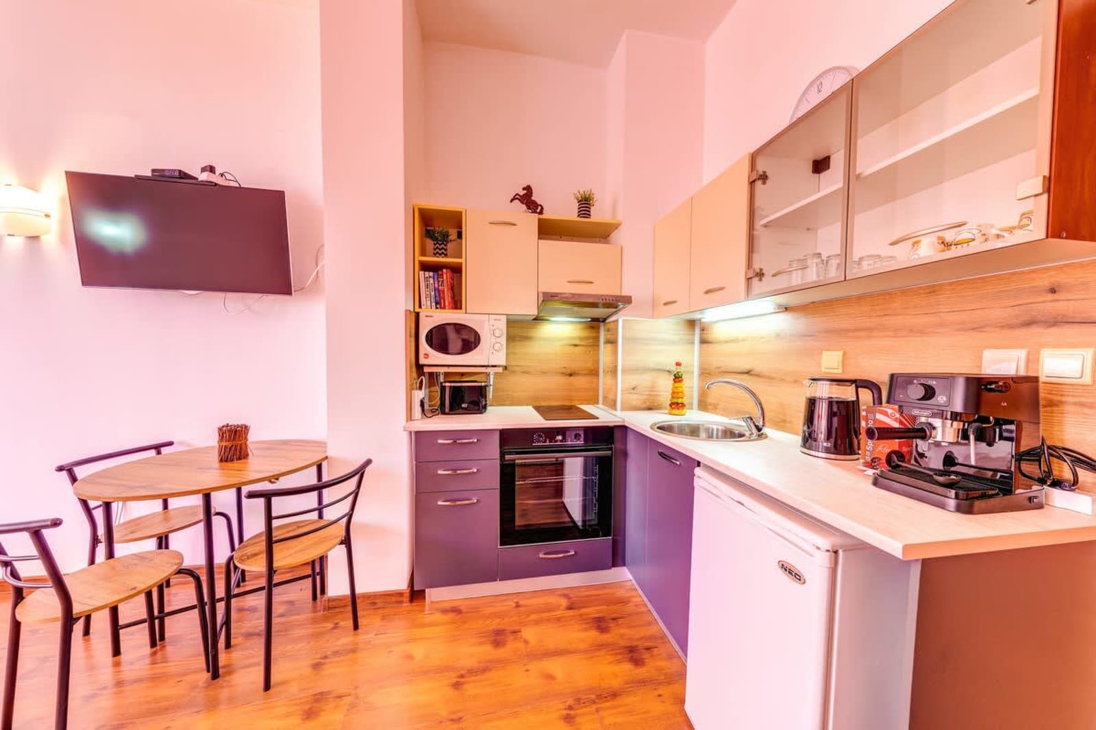 Relaxing Mountain Getaway in Cozy Studio - Photo 9