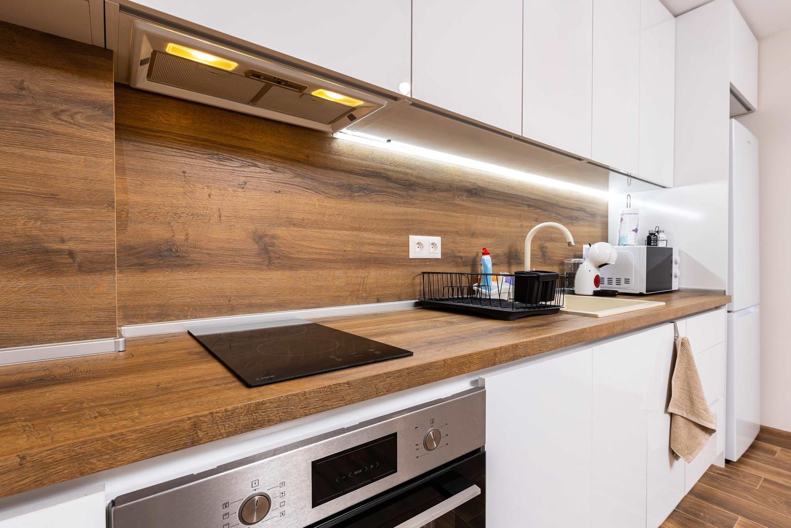 The Cozy Nest - Modern 1BR with Balcony - Photo 7