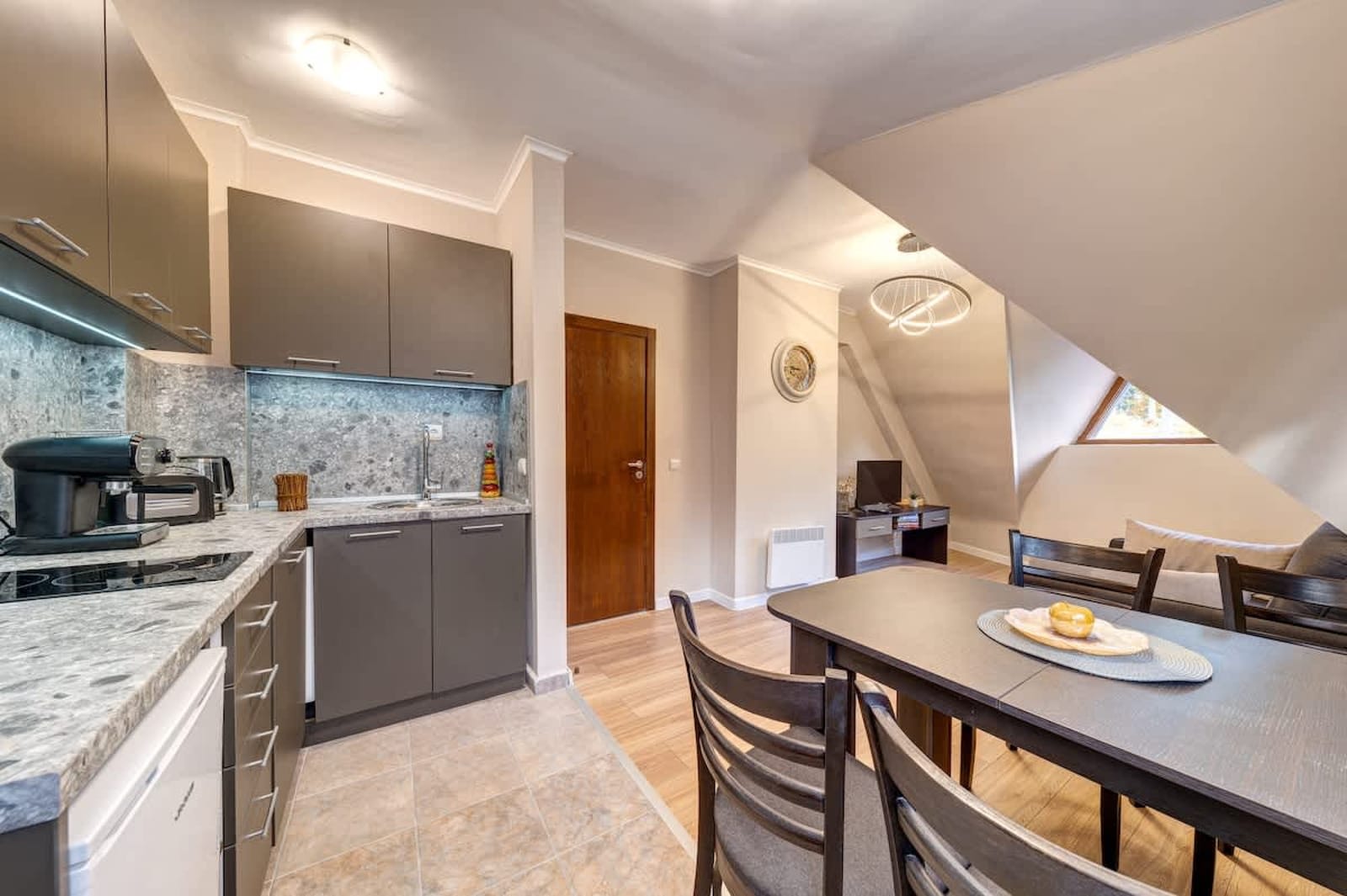 Top floor Ski-In Stay - Photo 8