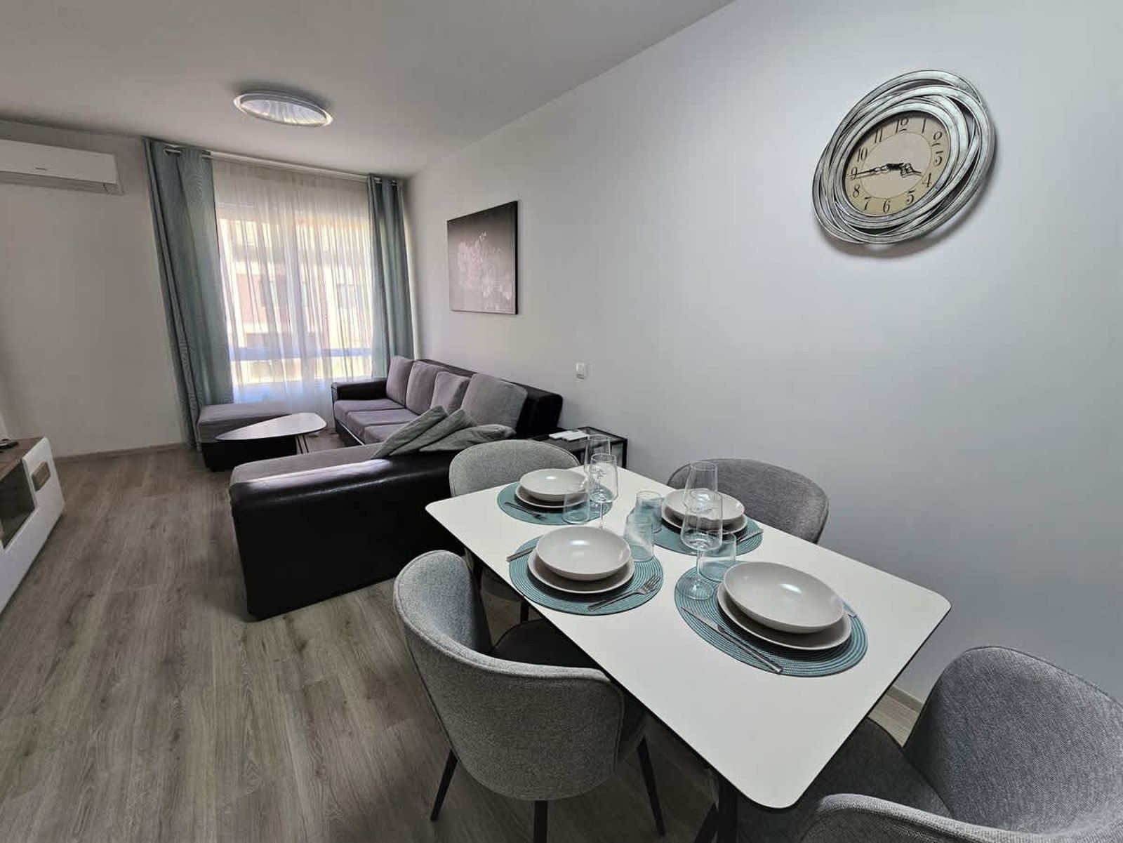 Cozy and Functional Business One-Bedroom Apartment - Photo 3