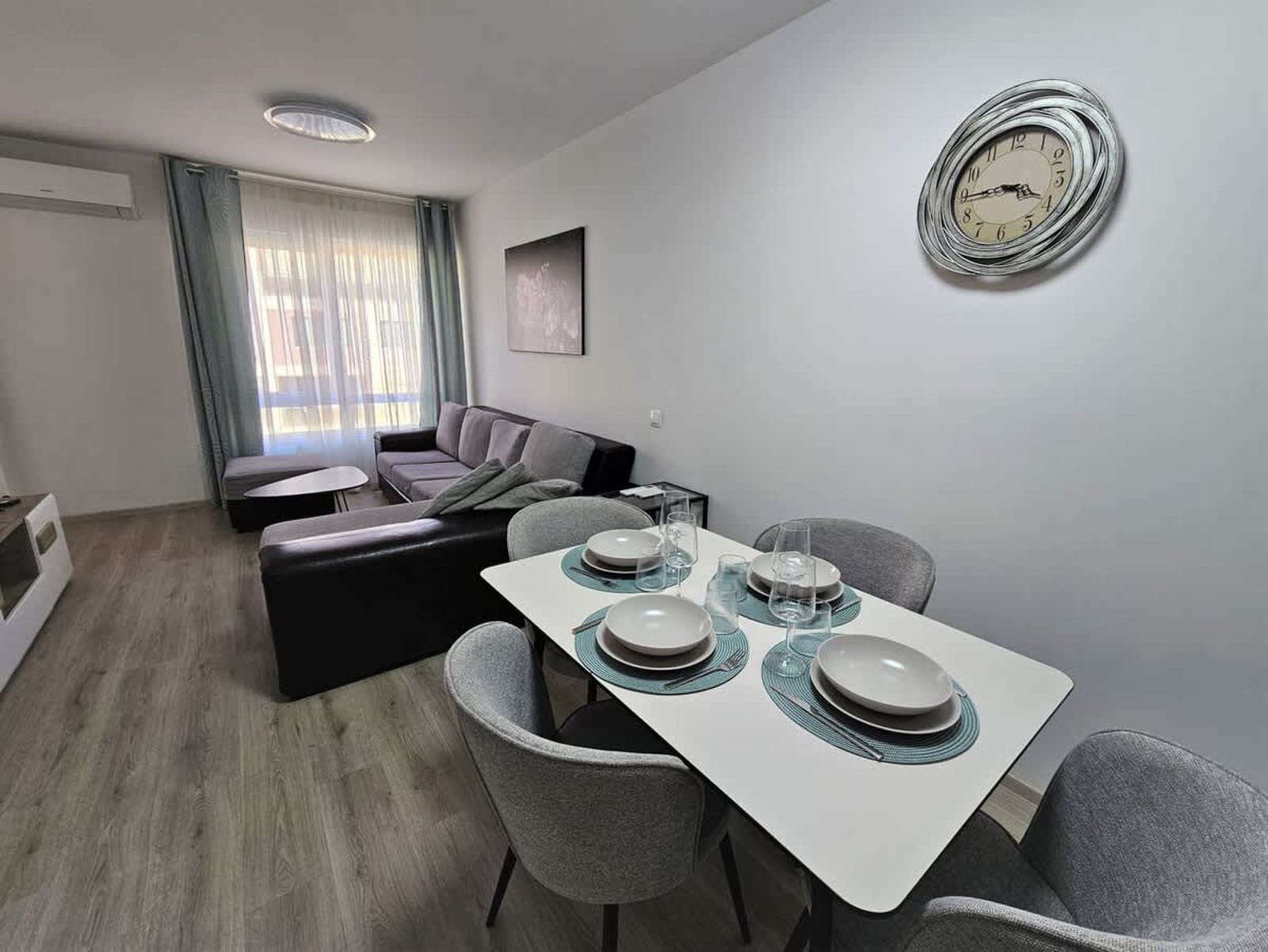 Cozy and Functional Business One-Bedroom Apartment - Photo 3