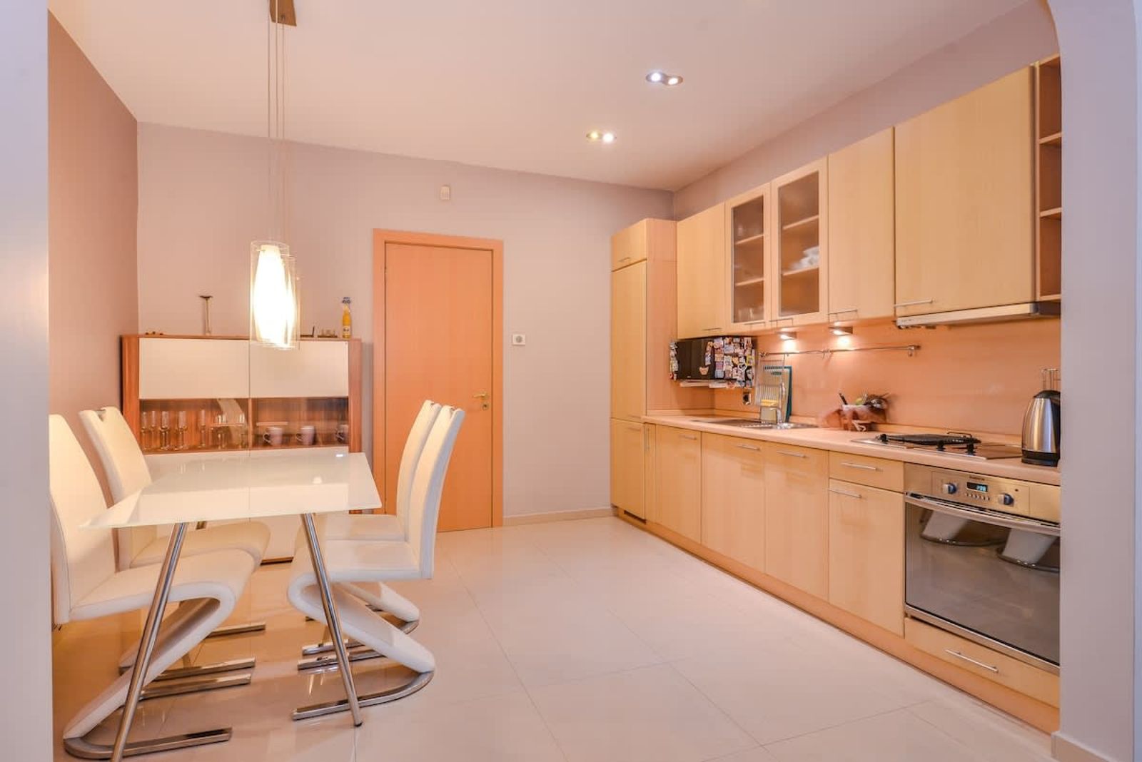 Extravaganzzo - Super Central One Bedroom Modern - Photo 13