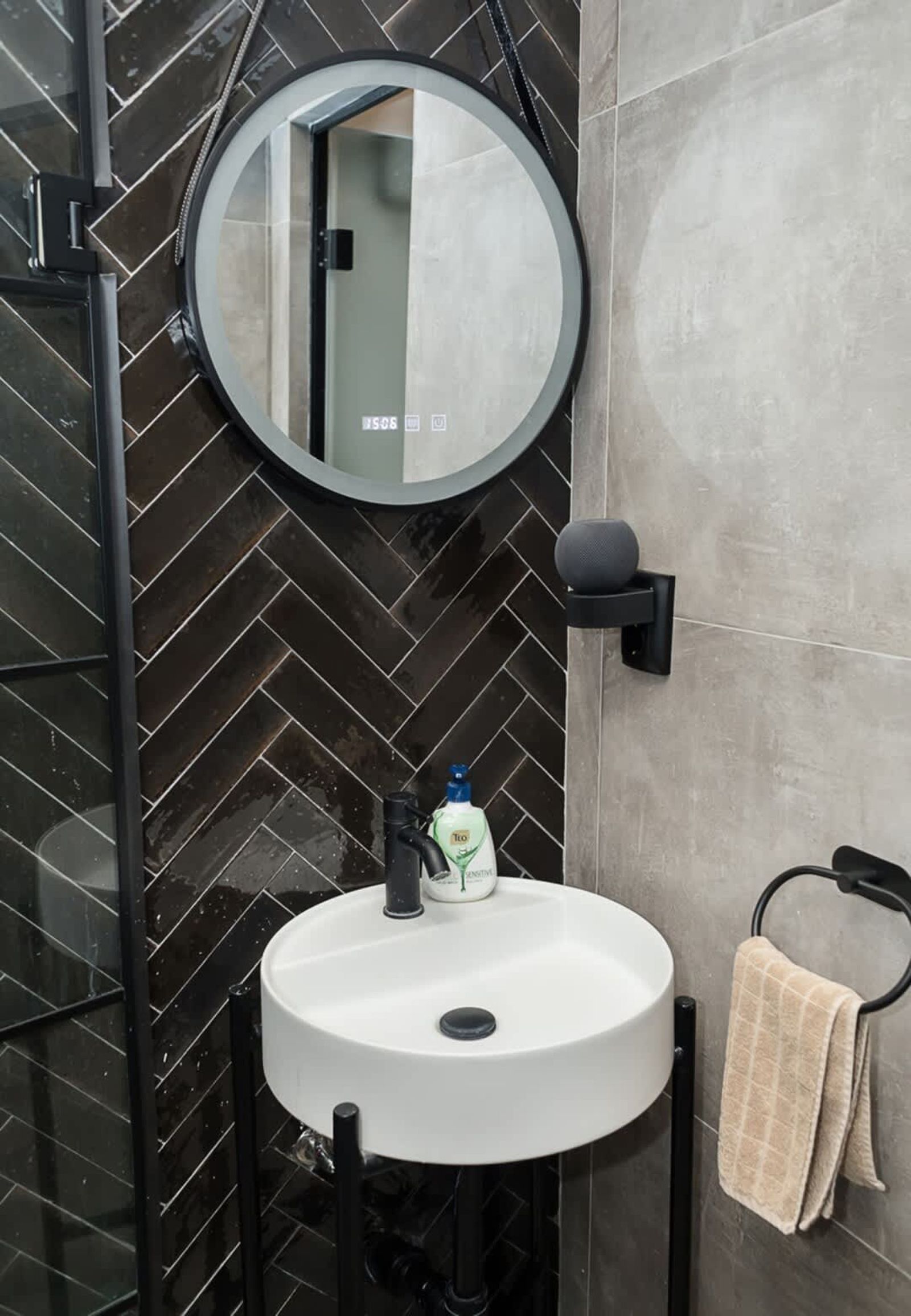 Stylish Maisonette Just Steps from the Sea Garden - Photo 17