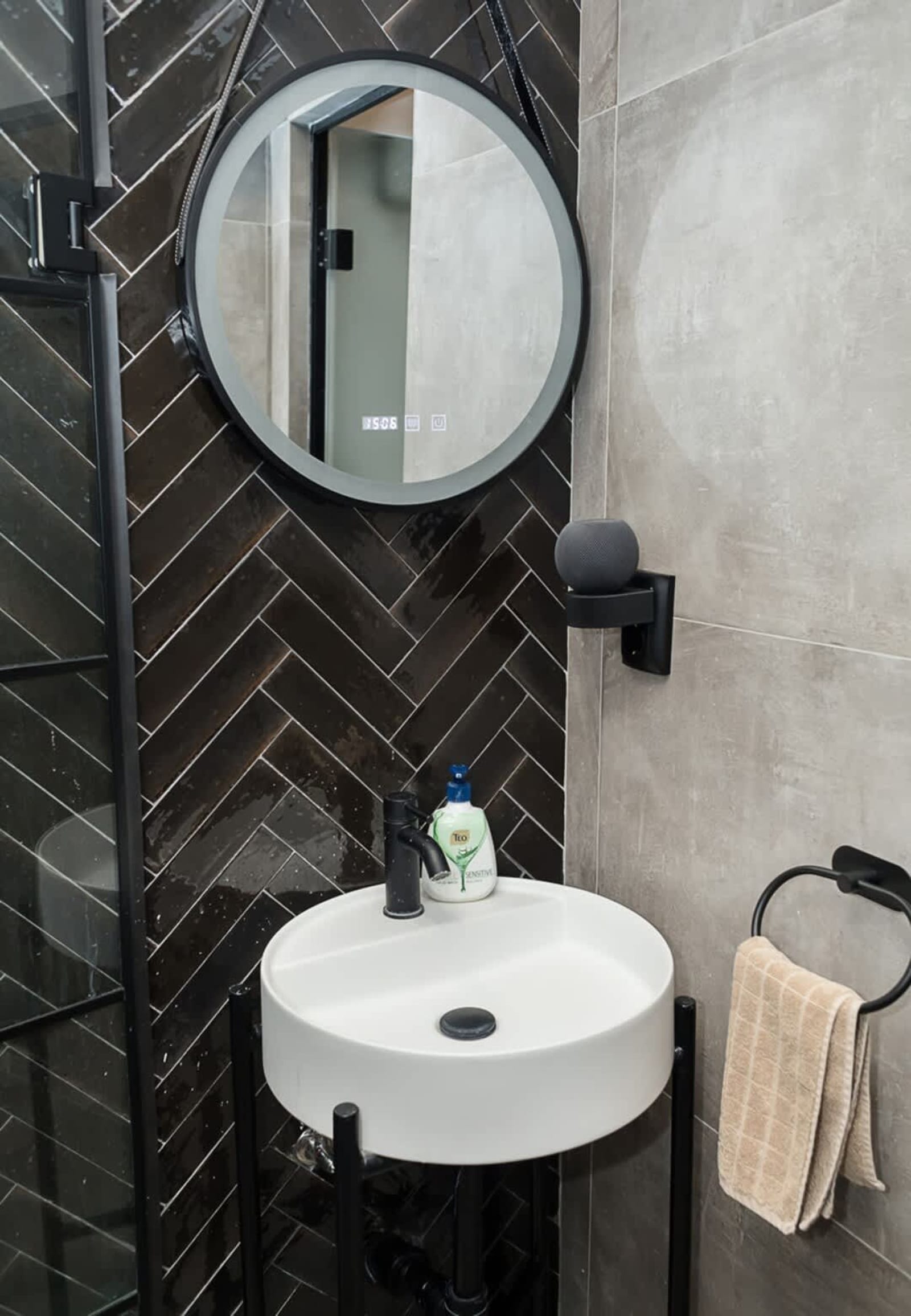 Stylish Maisonette Just Steps from the Sea Garden - Photo 17