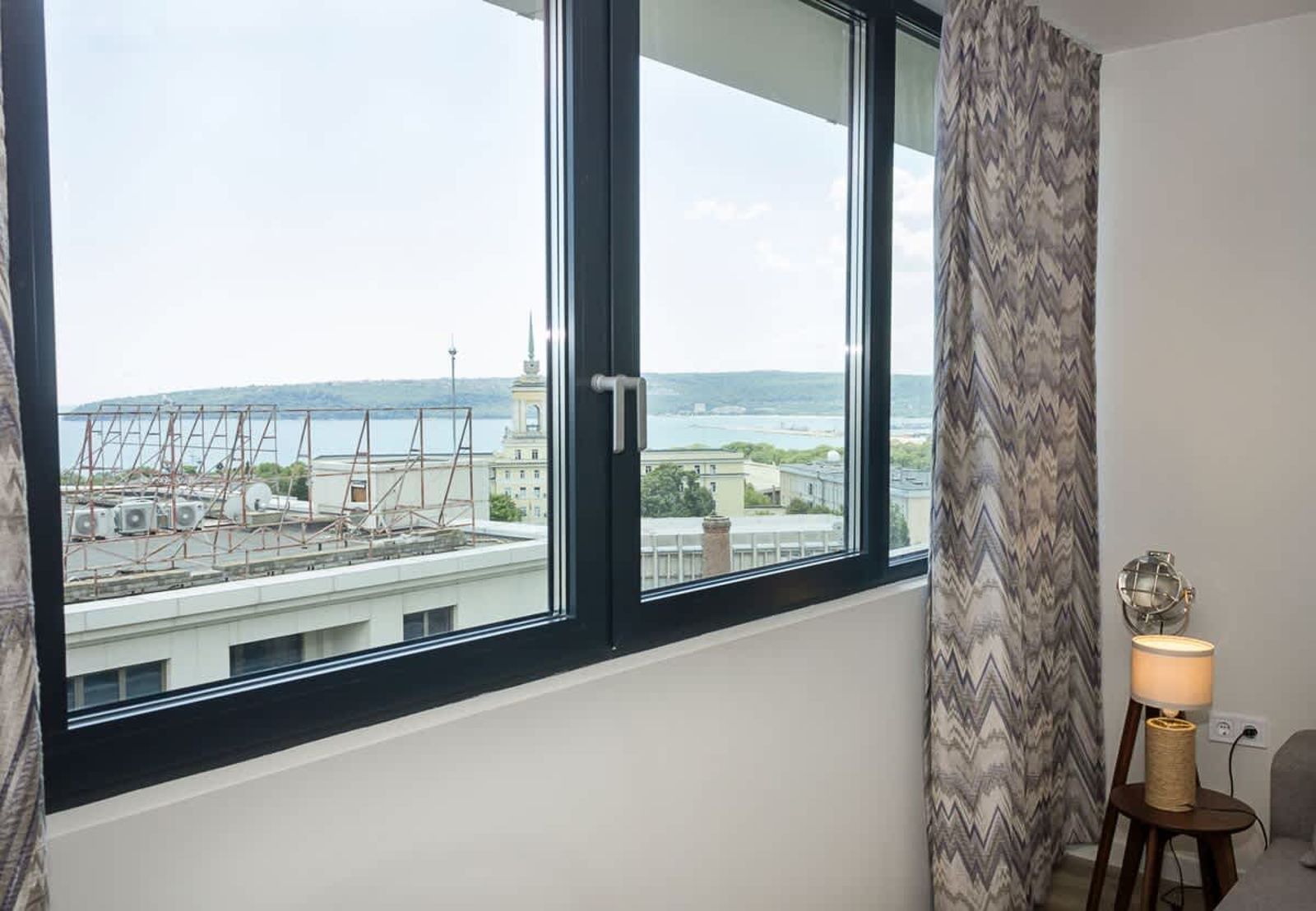 Sea View 1BD Modern Flat in Chayka - Photo 5