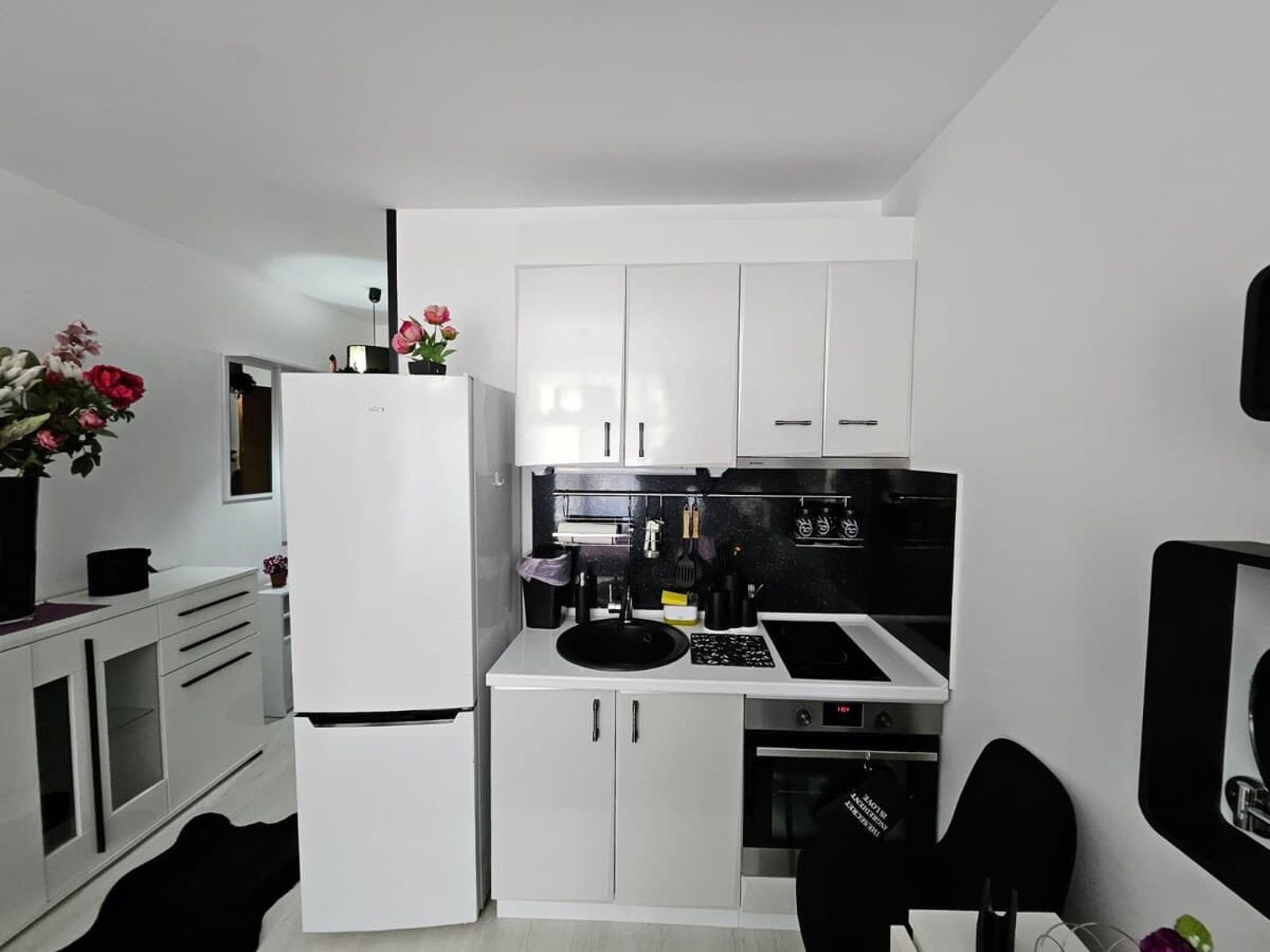 Romantic Sensual Retreat Studio by Flat Manager - Photo 18