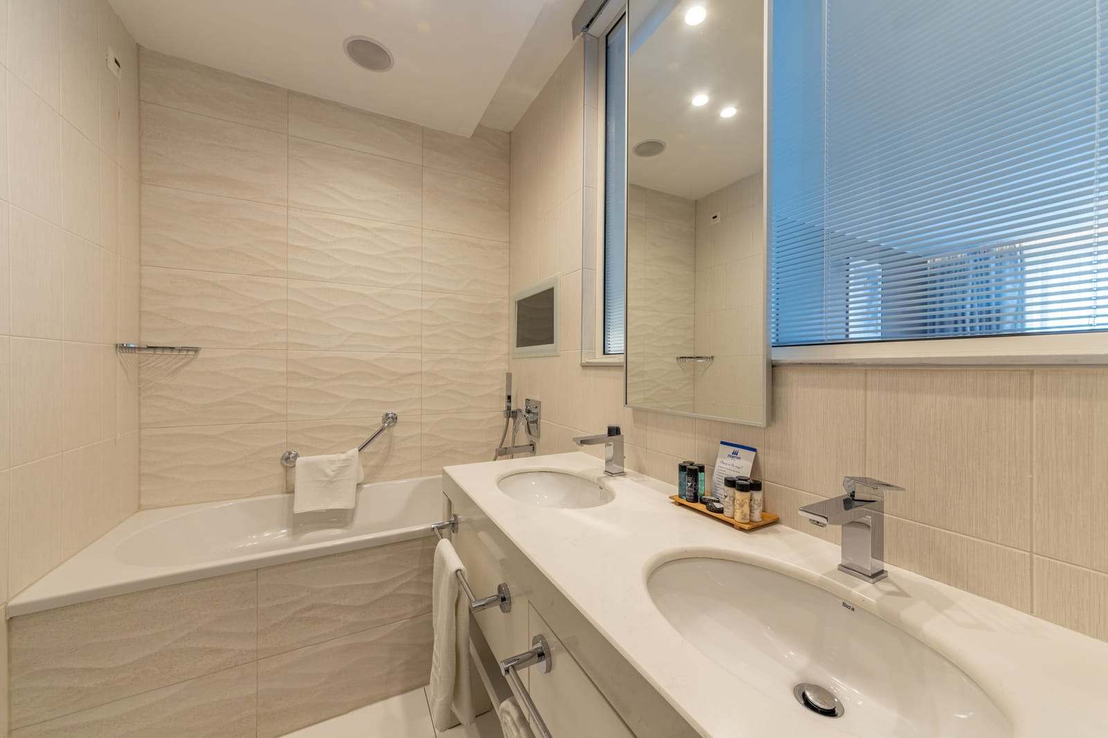 Cozy One Bedroom Room in the Maritim Paradise Blue Hotel - Photo 5