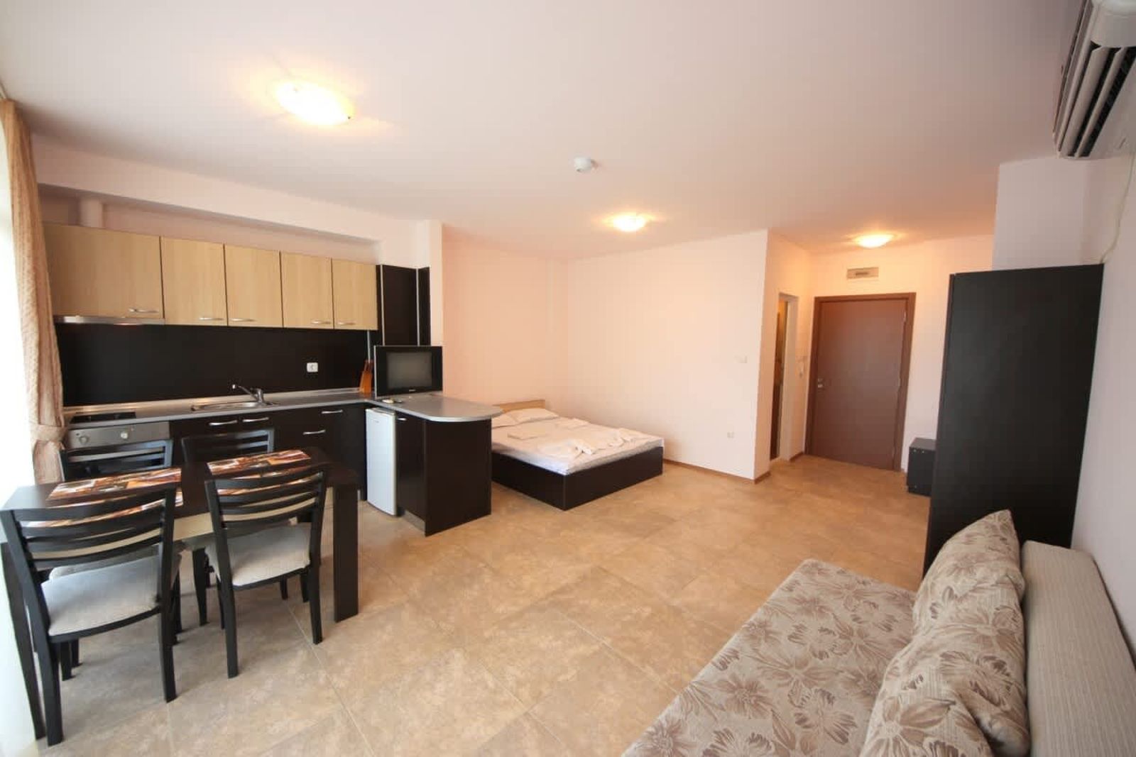 Cozy studio for 4 person in Grand Kamelia - Photo 16