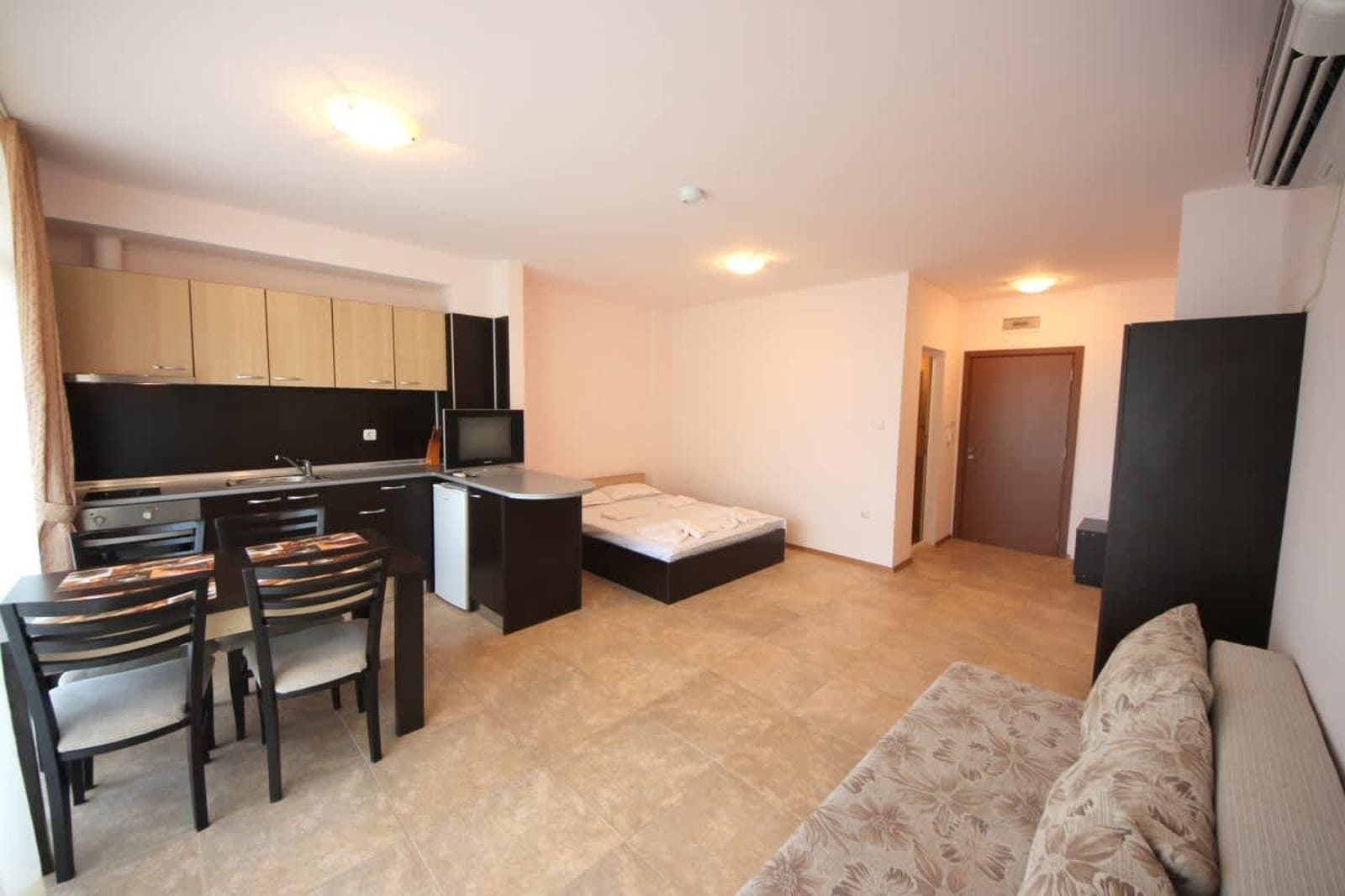 Cozy studio for 4 person in Grand Kamelia - Photo 16