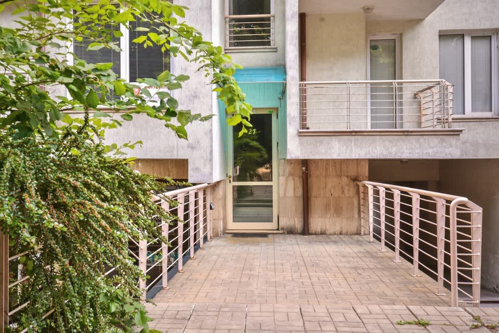 Spacious 2BD/2BA Flat - South Park &amp; Vitosha Views - Photo 37