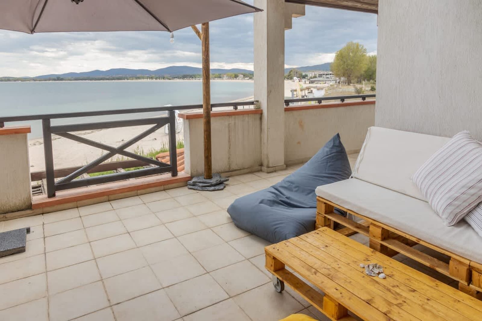 Lovely 3BD flat with Parking and Sea View - Photo 10