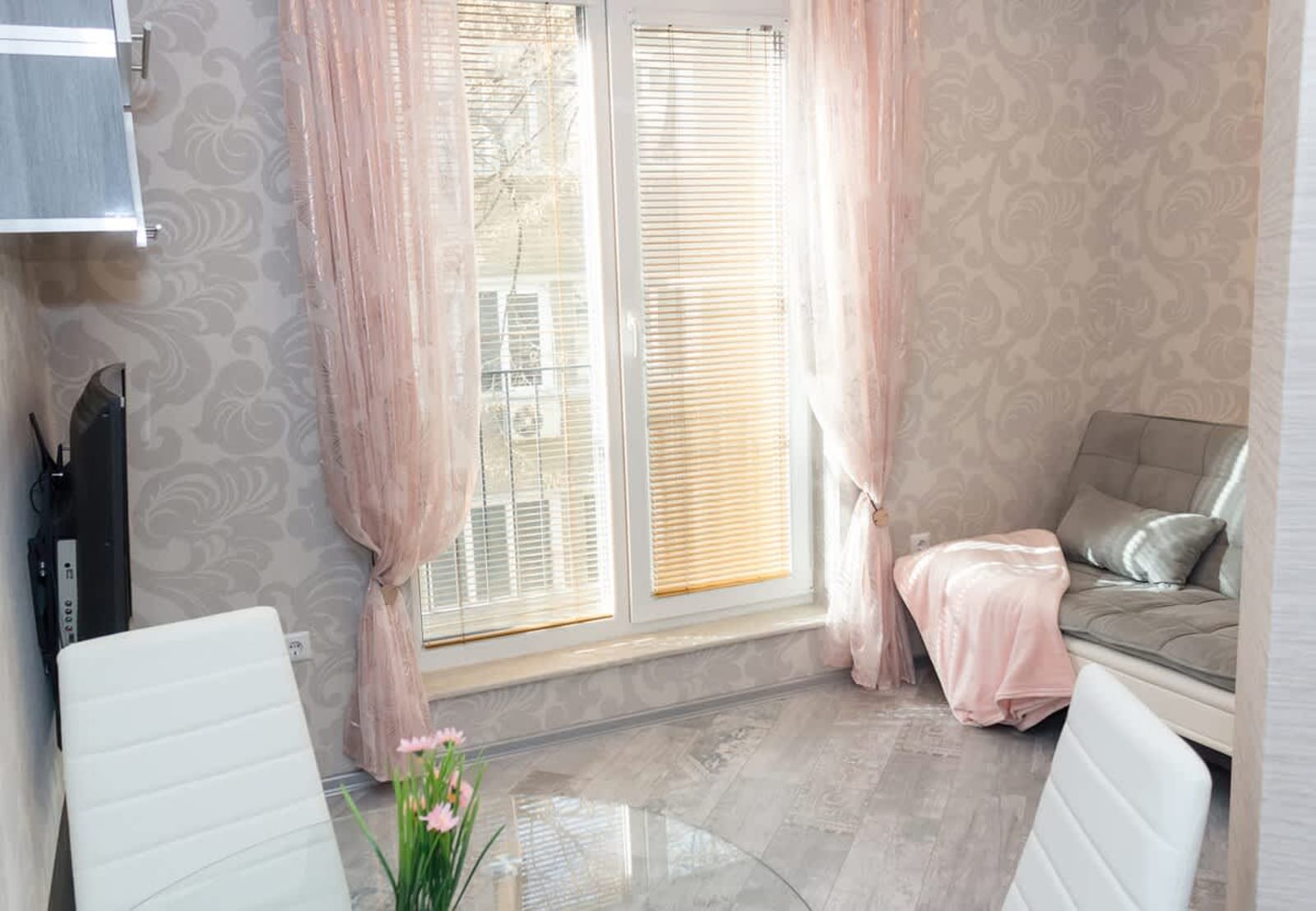 | PasteL | One-Bedroom Apartment with Balcony - Photo 6