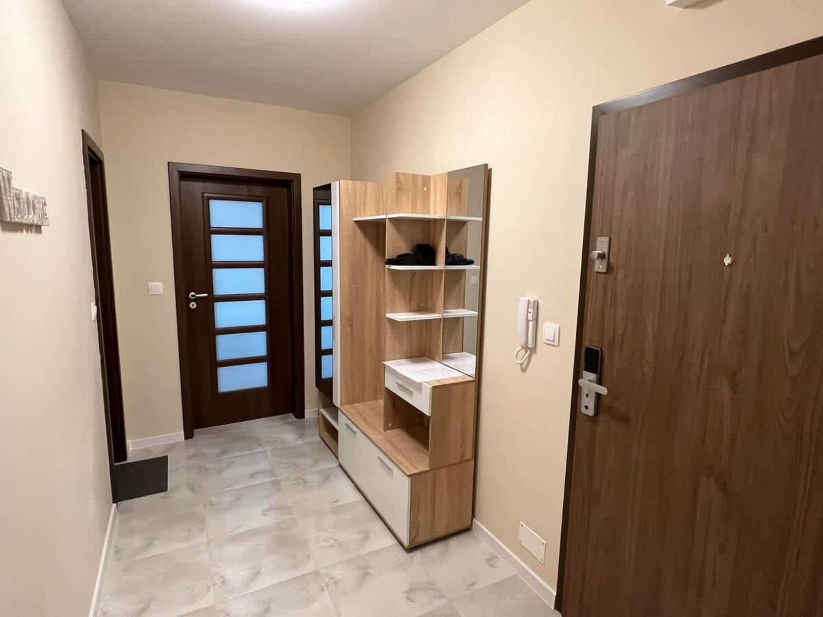 Апартамент Комфорт 2 близо до летището - Photo 7