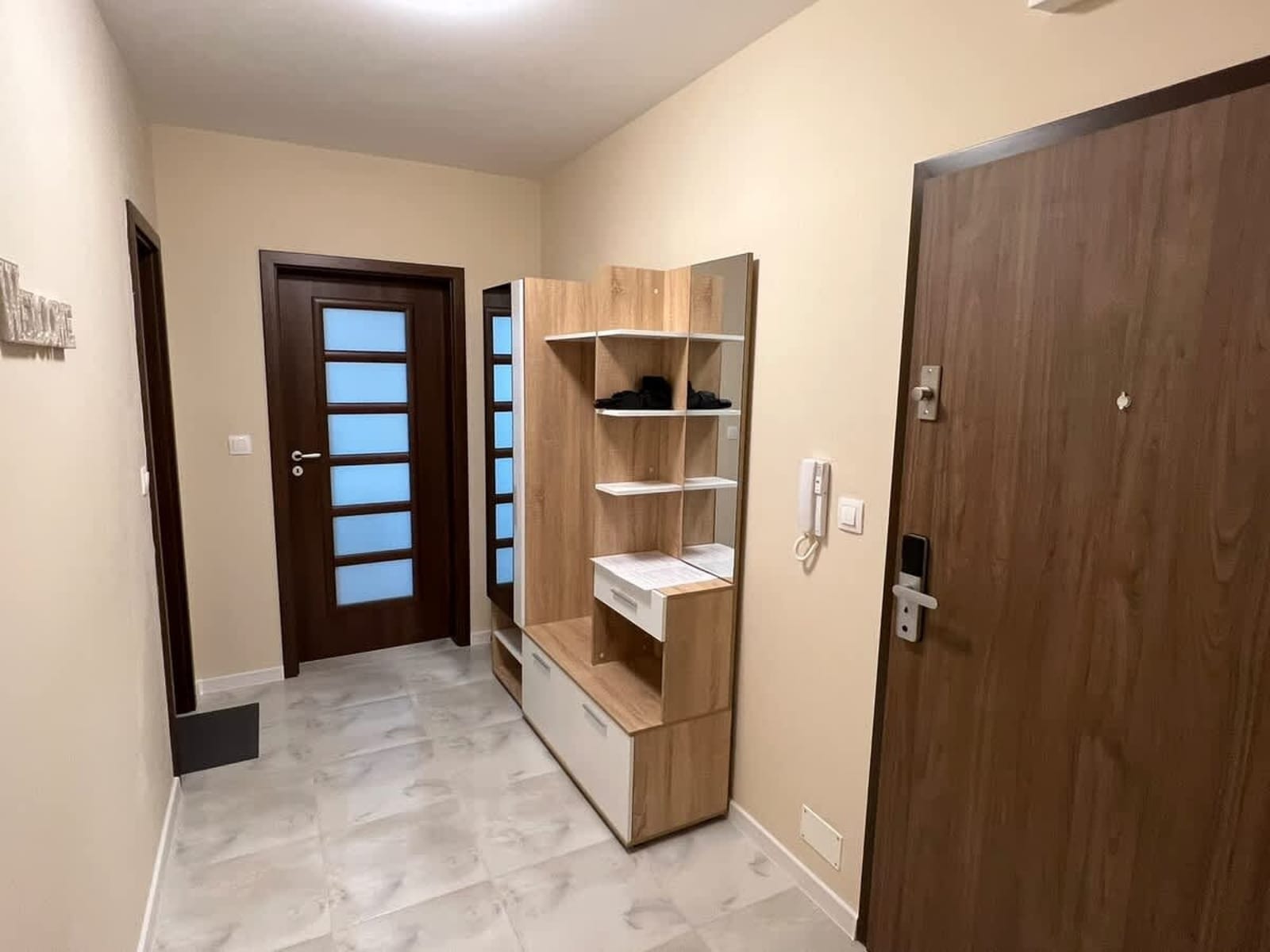 Апартамент Комфорт 2 близо до летището - Photo 7