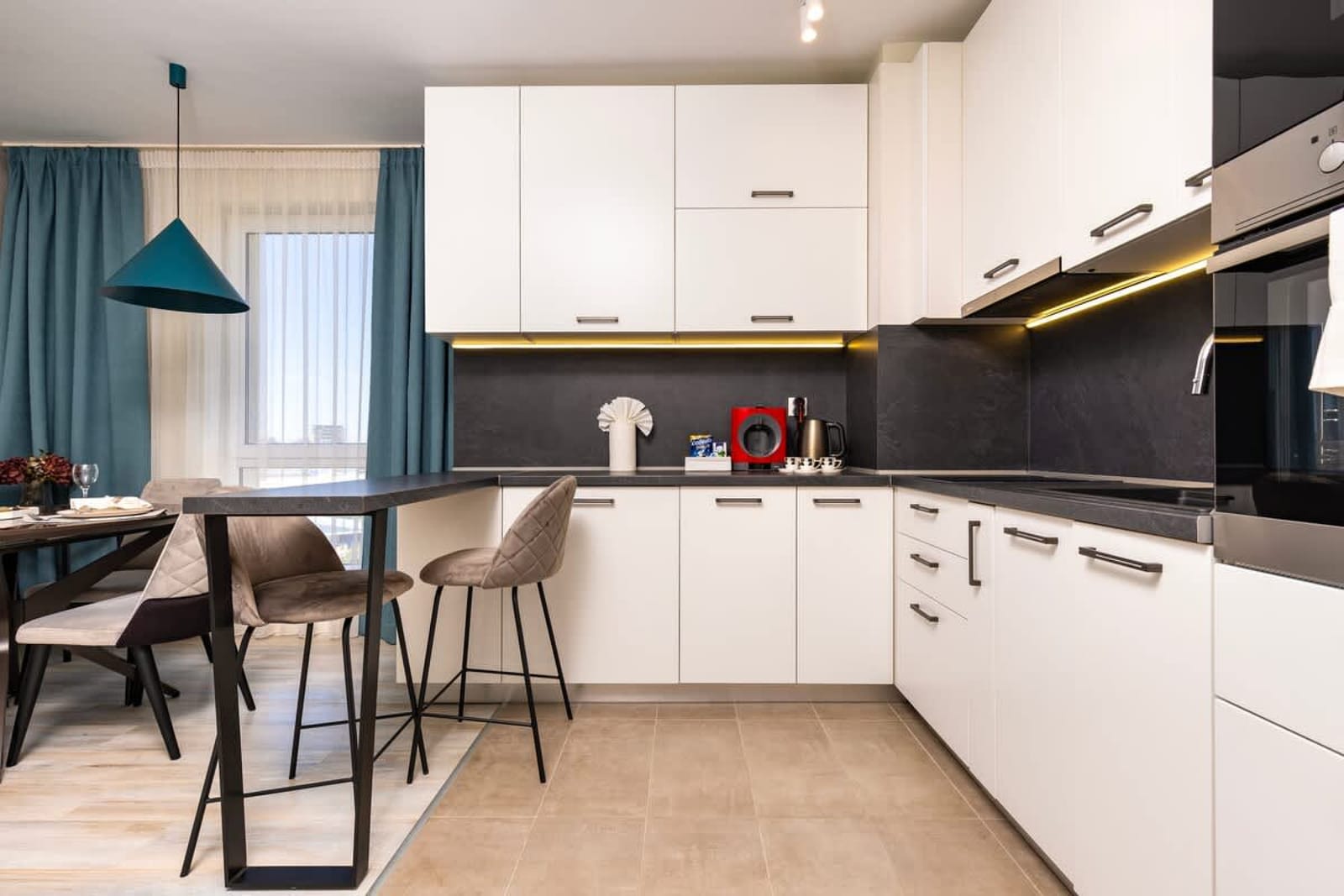 Bright and Cozy 1BD Flat in Plovdiv with Parking - Photo 3