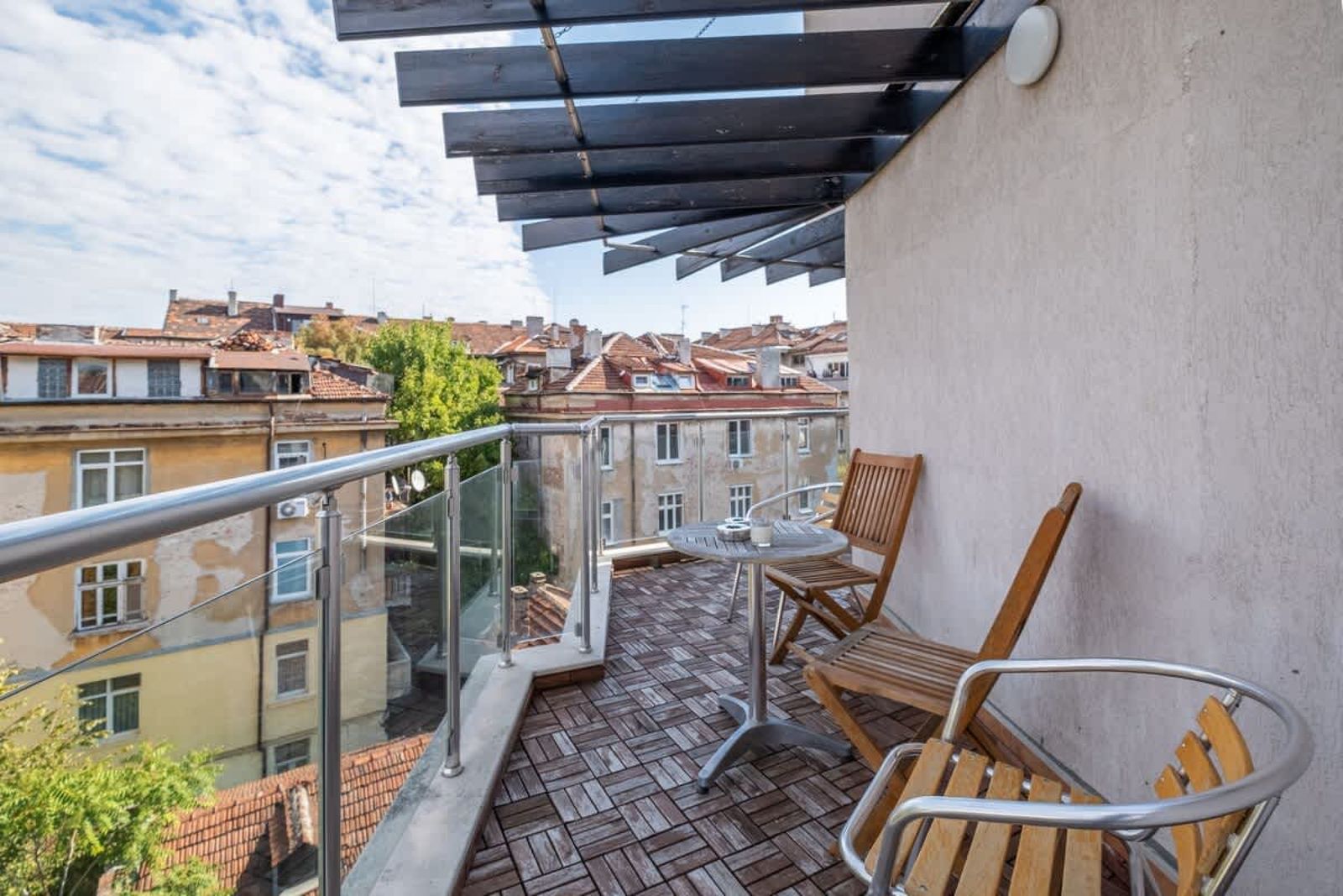 High-end Designer Aprt - AC &amp; Lift &amp; Balcony - Photo 37