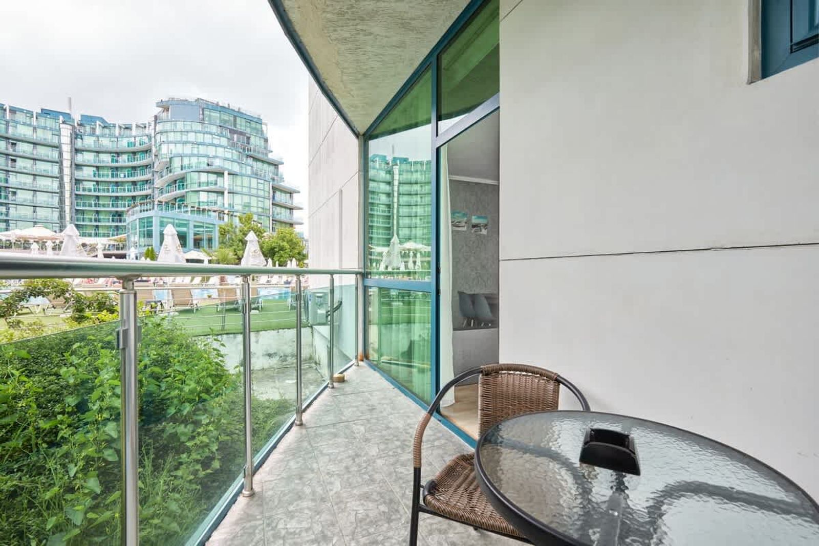 Paradise 1BD Apartment in Primorsko Del Sol - Photo 12