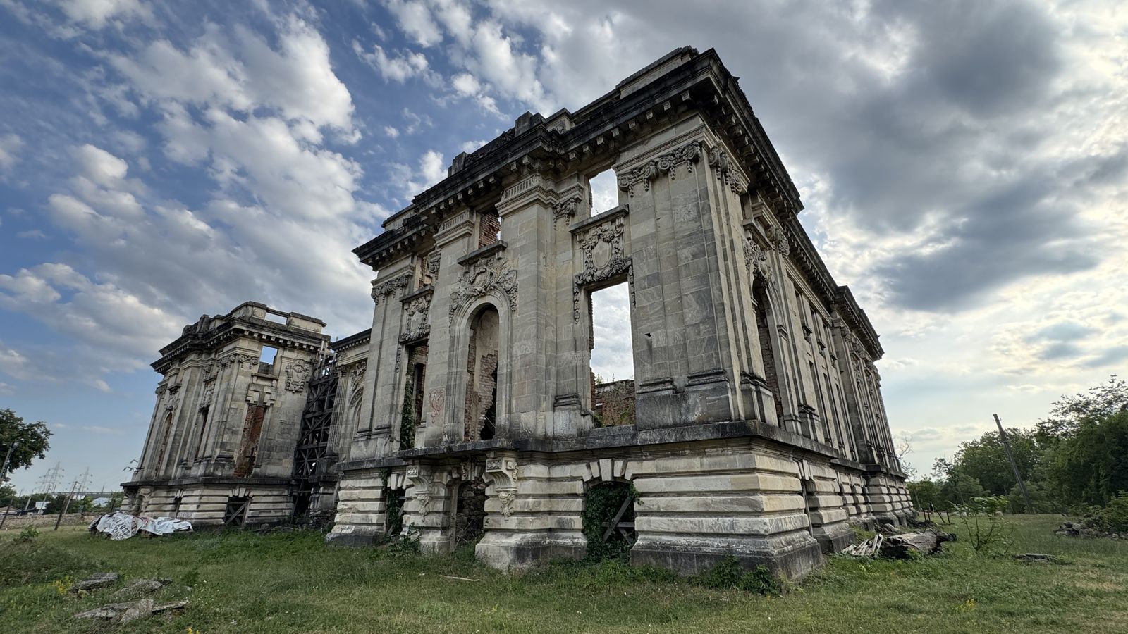 Ruined Palace, Romania - Photo 4